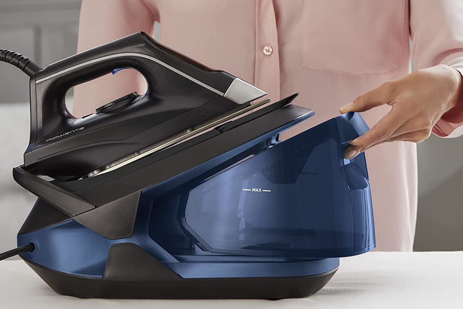 Tus prendas como nuevas con este centro de planchado Rowenta ¡rebajado en Amazon en un 32%!