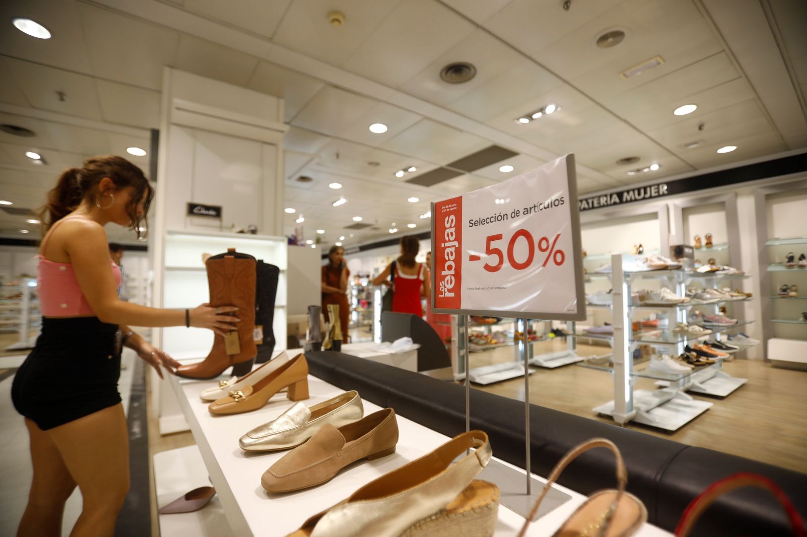 Arrancan las rebajas de verano en Córdoba, en imágenes
