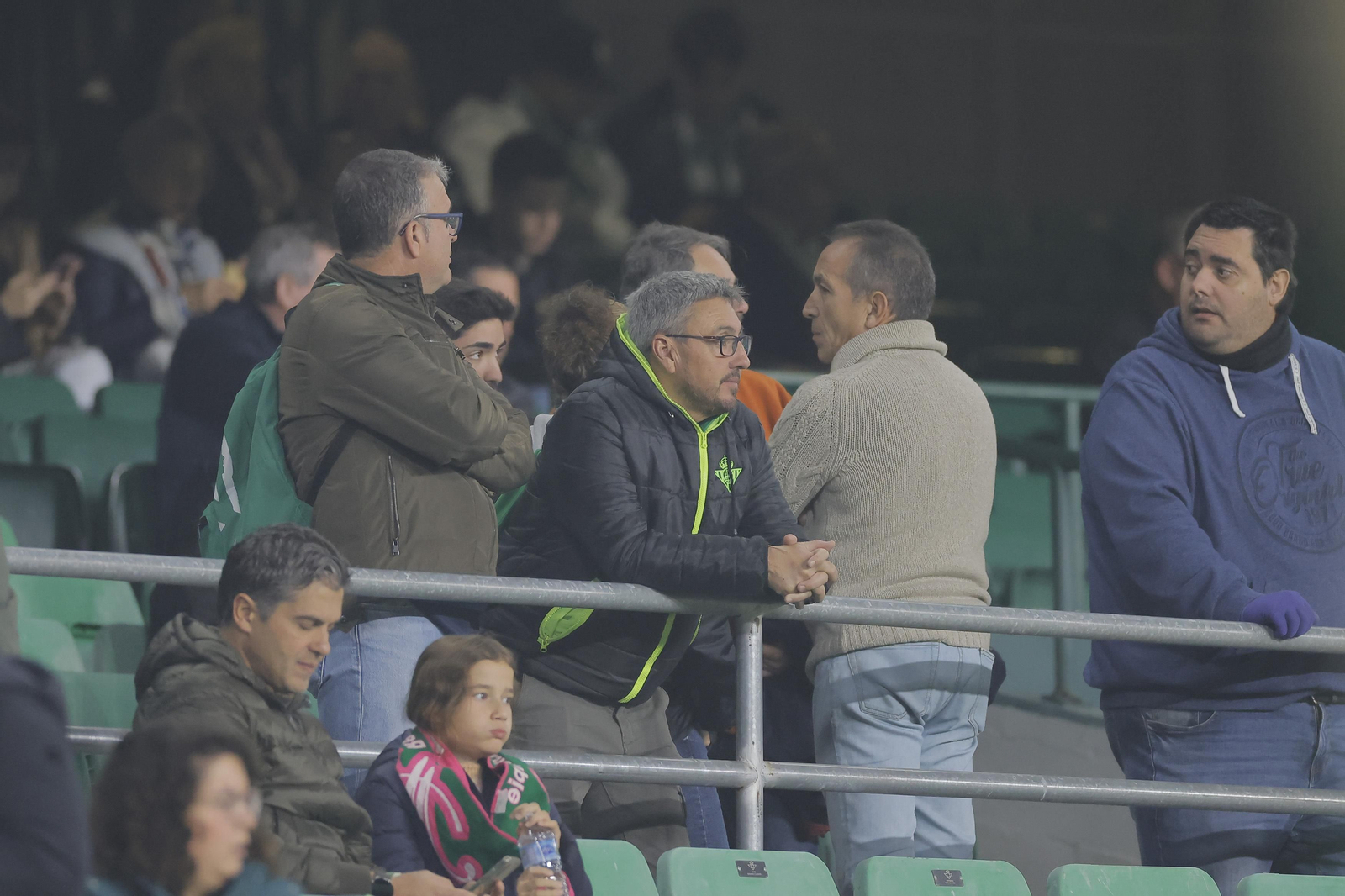 Búscate en las fotos del Betis-Las Palmas