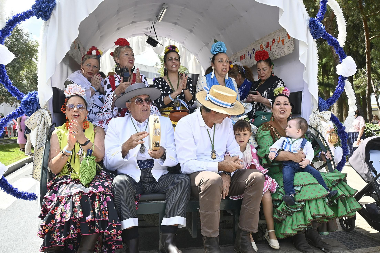 Todos los rocieros de la comitiva de la Hermandad de Huelva, en imágenes