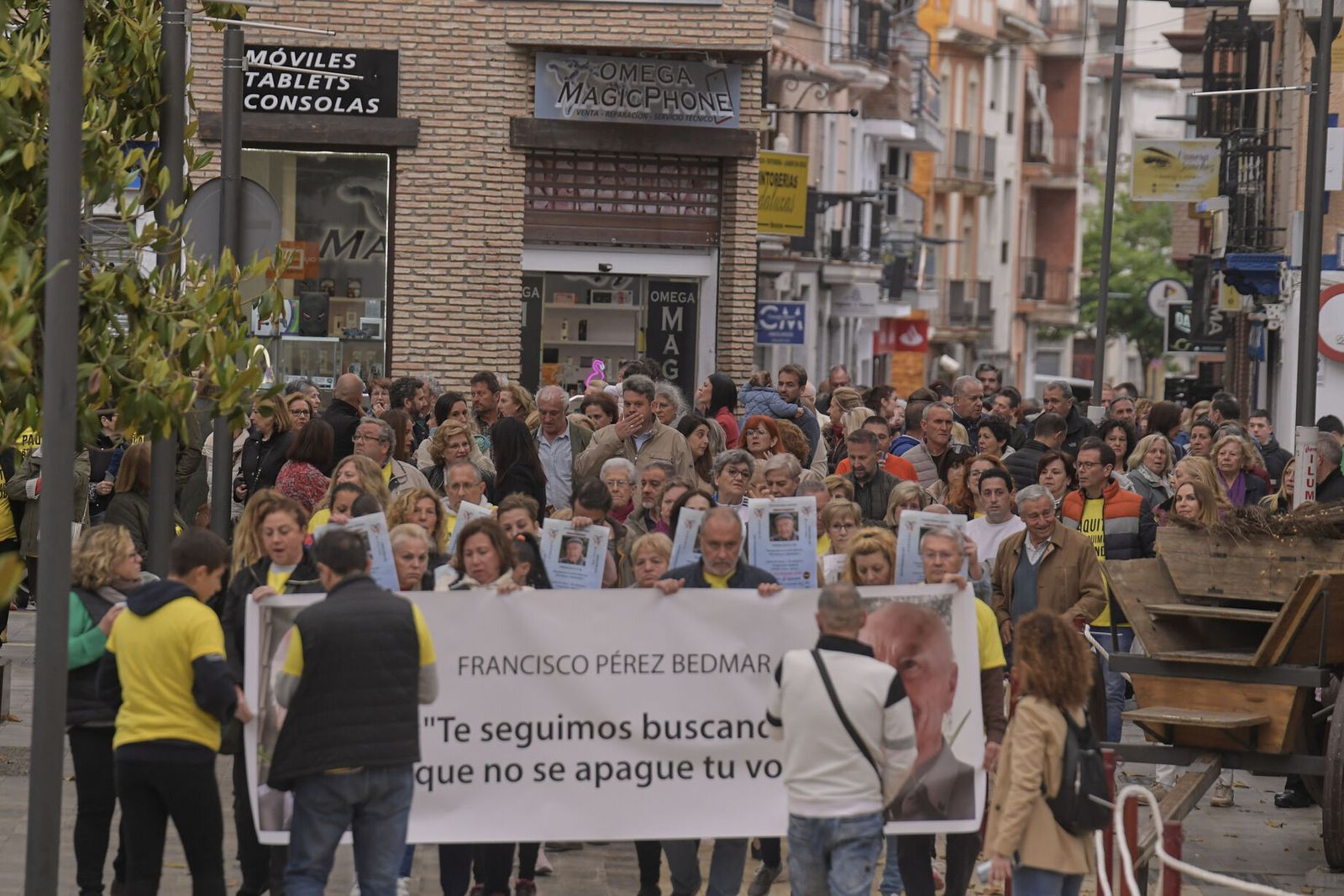Fotos: Así ha sido la marcha por el mayor desaparecido en la costa de Granada