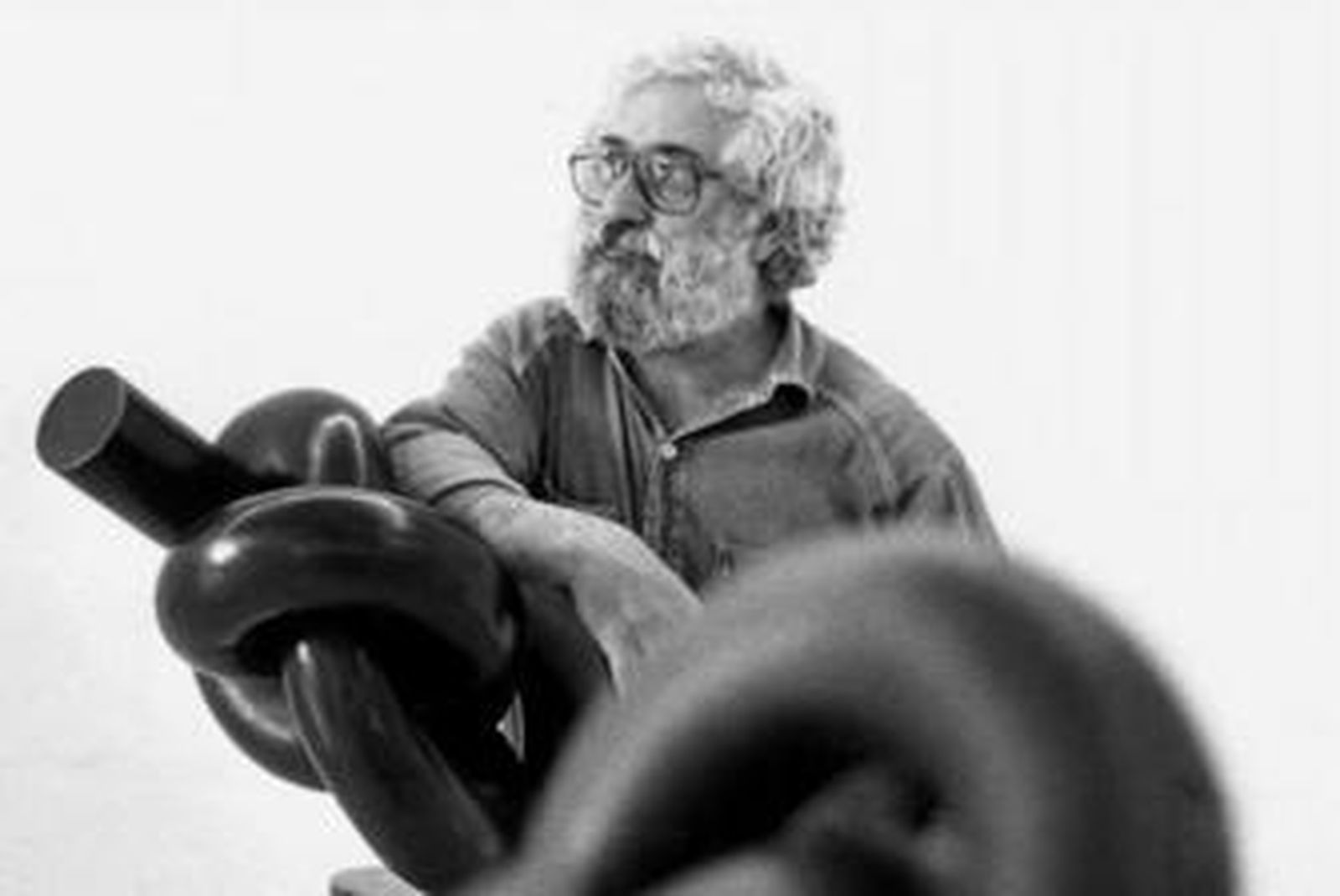 Pepe Noja, agarrado a uno de sus nudos como símbolos de libertad.