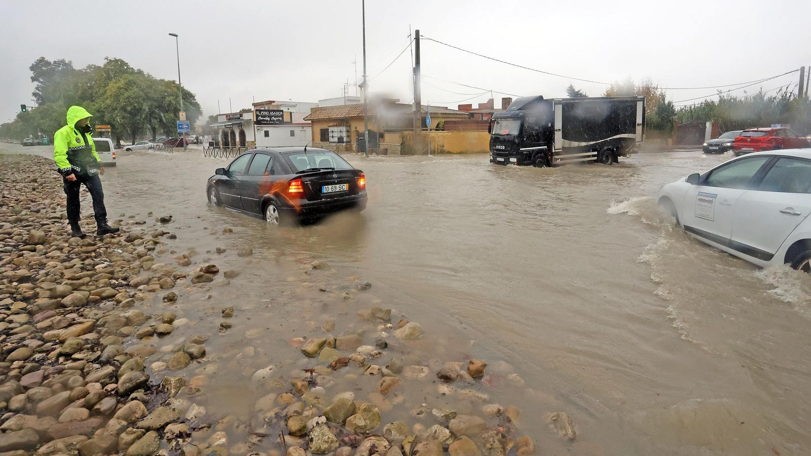 Imágenes del paso de la Dana, inundaciones, destrozos y caos por todo Jerez