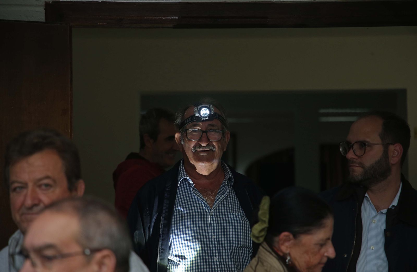 Fotos de la manifestación contra los cortes de luz en Castellar