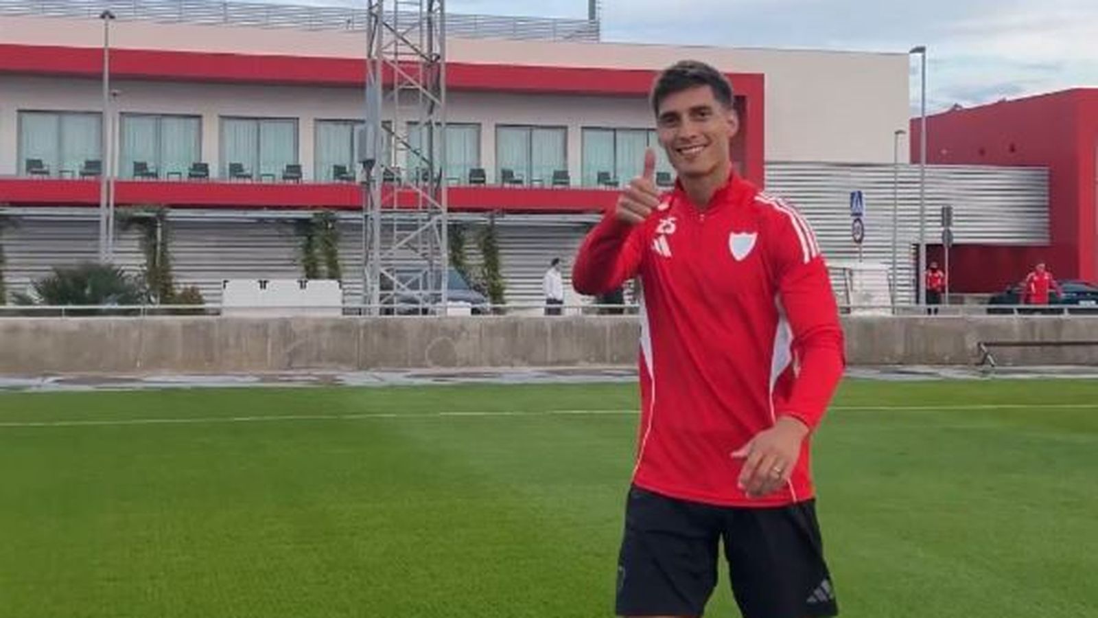 Federico Gattoni, en su primer entrenamiento en el Sevilla.