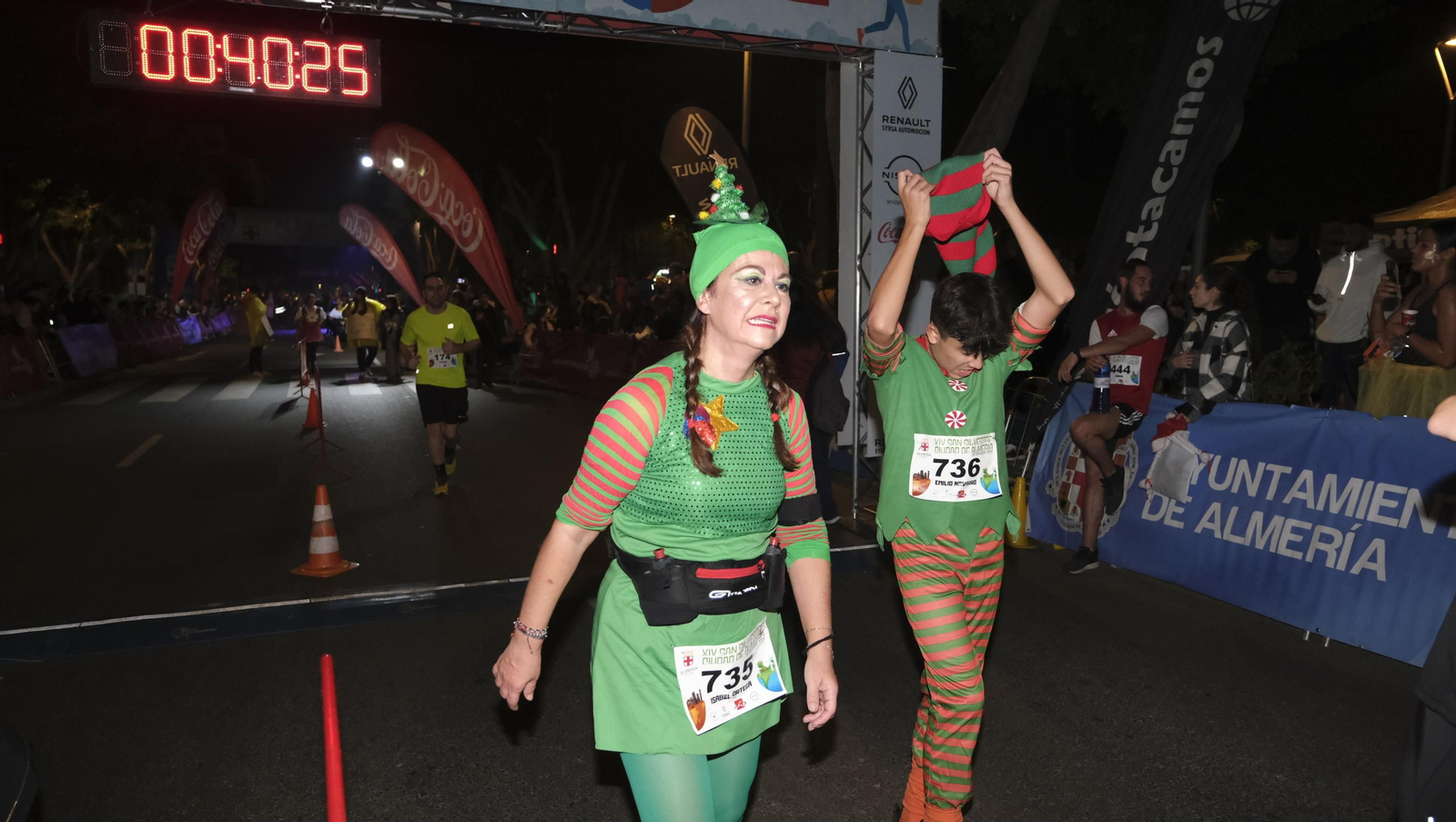 Imágenes de la XIV edición de la San Silvestre de Almería