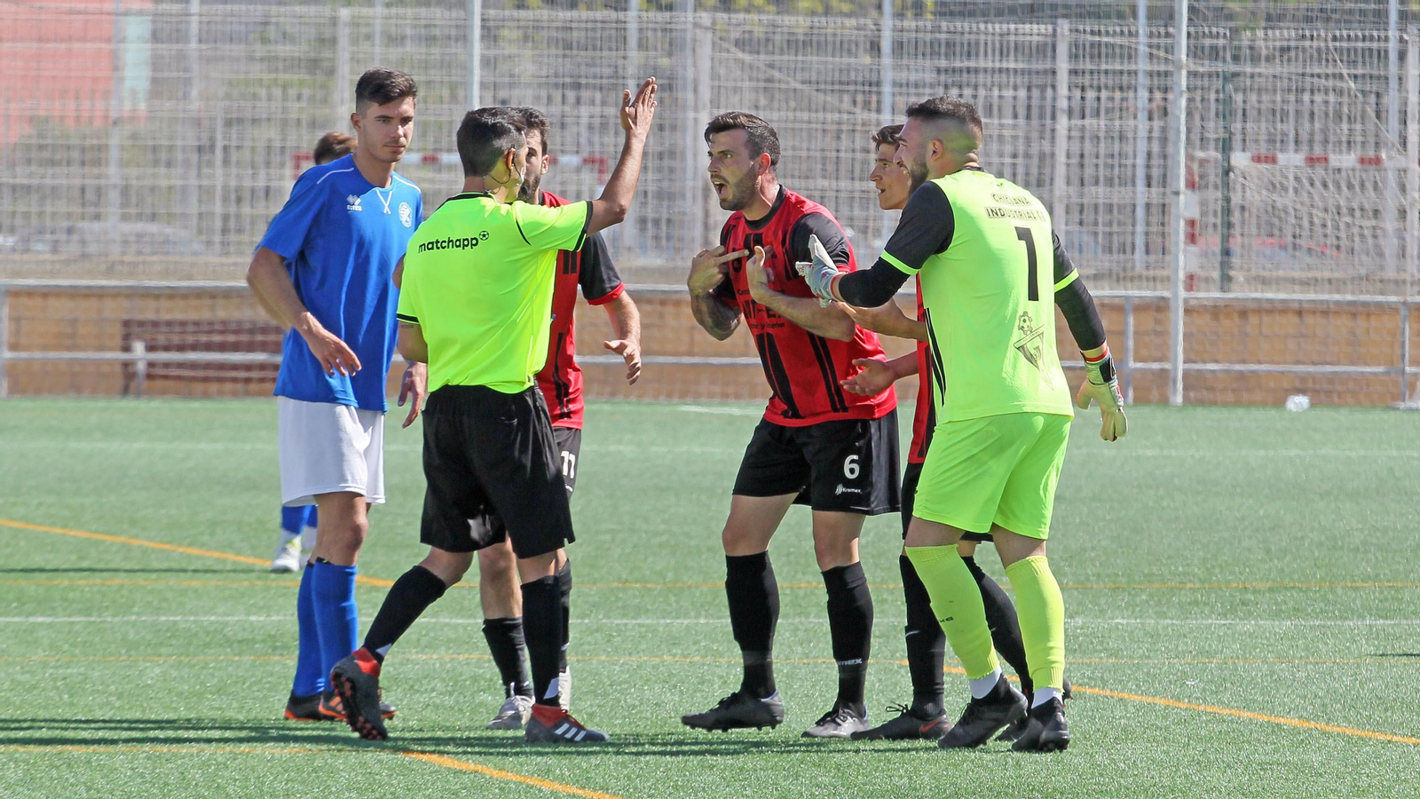 Bronca en La Granja entre Xerez DFC B y el Chiclana Industrial CF Bronca en La Granja entre Xerez DFC B y el Chiclana Industrial CF
