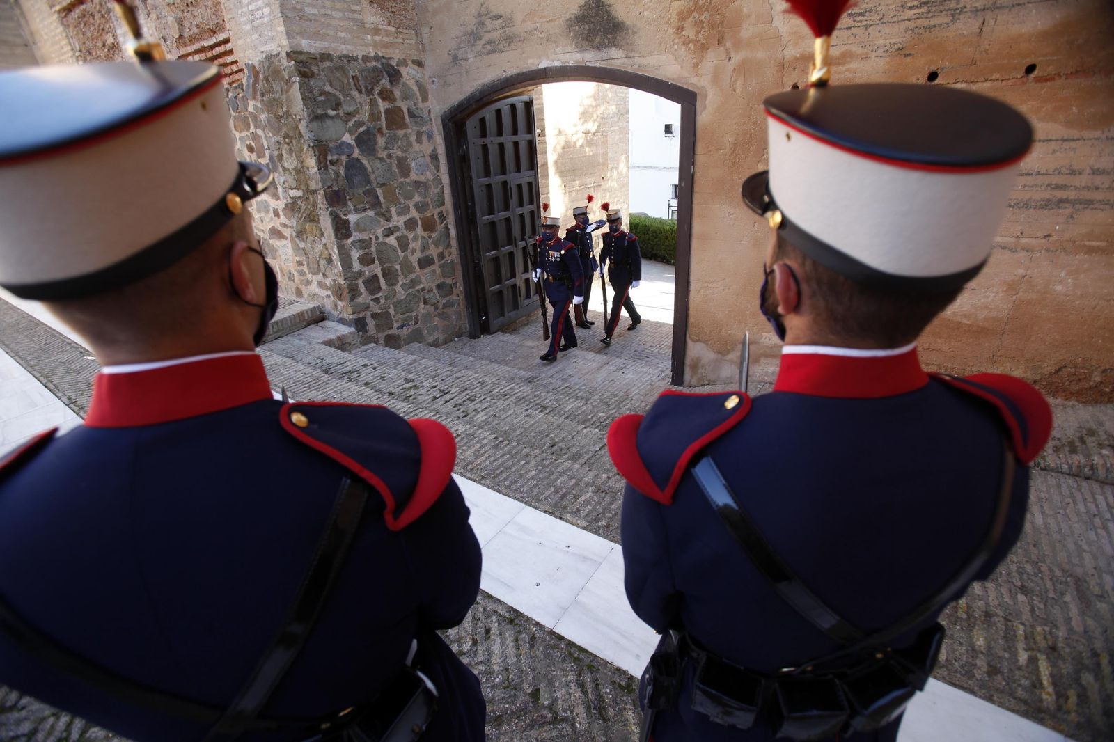 La Guardia Real se despliega por lugares emblemáticos de la provincia de Huelva.