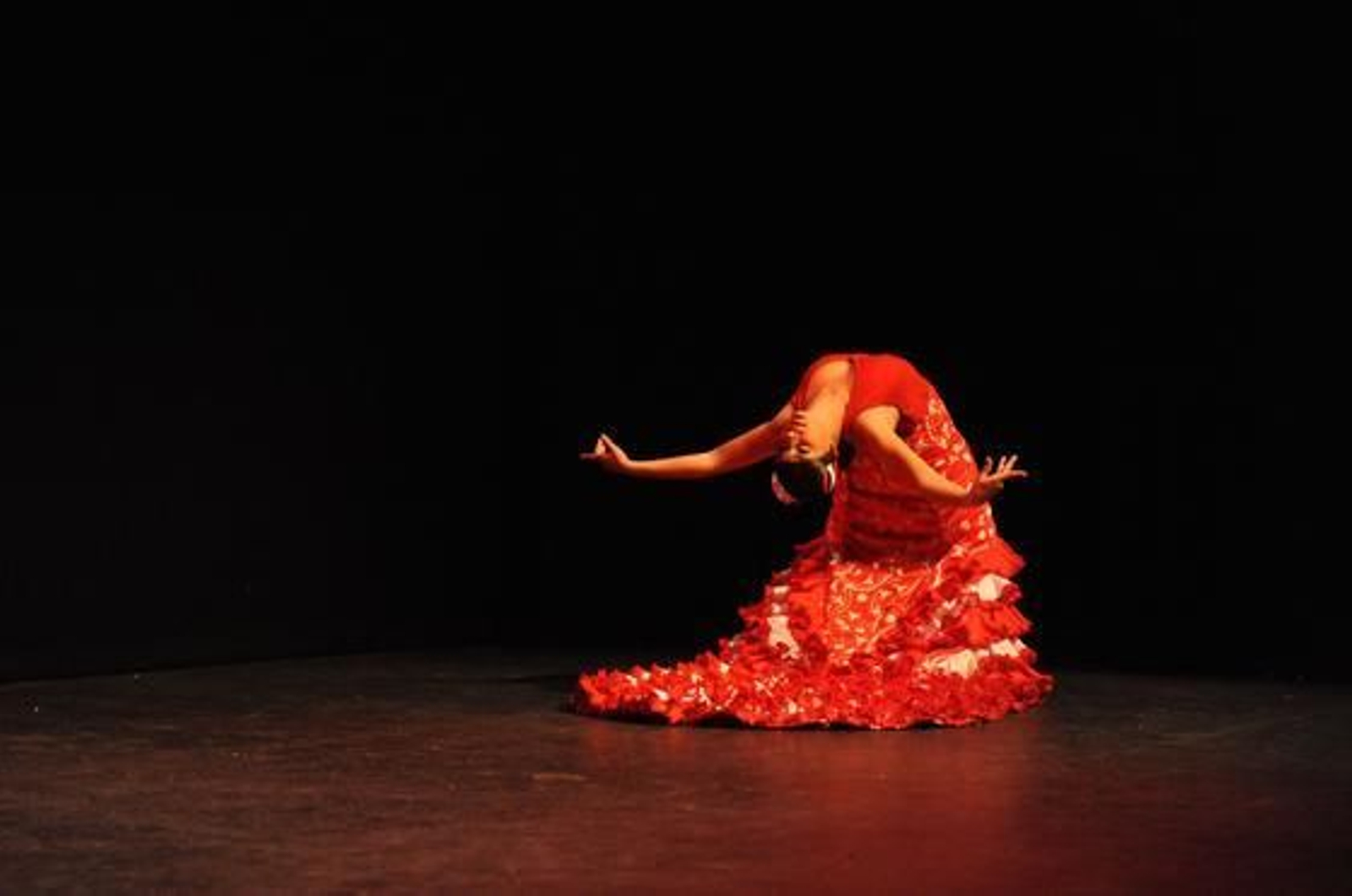 El reportero gráfico Emilio Morenatti recibe el I Premio Libertad de Expresión en el Real Teatro de Las Cortes de San Fernando. 

Foto: Elias Pimentel