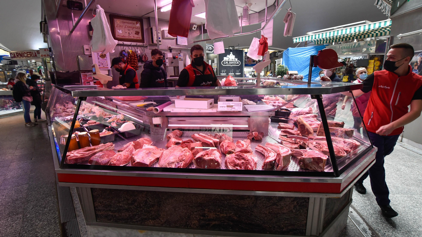 Los mercados de abasto de Algeciras y La Línea tras diez dias  de paros en el transporte
