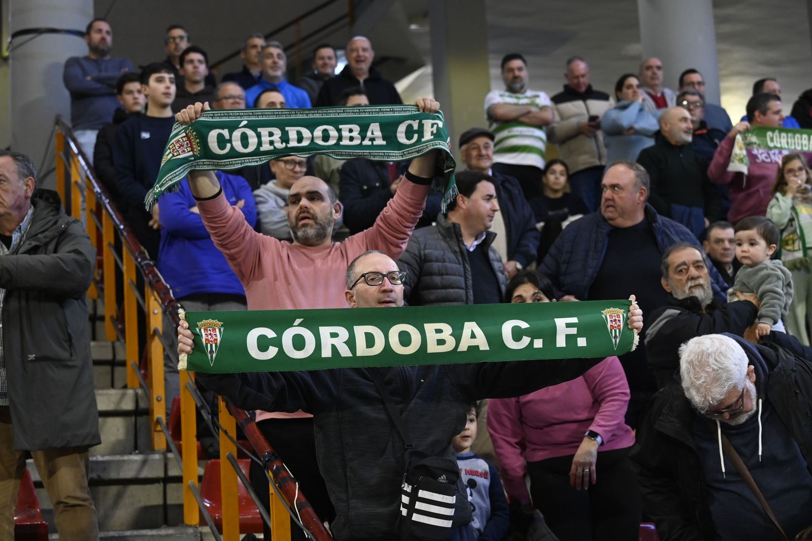 Las mejores fotos del ambiente en Vista Alegre para el Córdoba Patrimonio - Palma Futsal