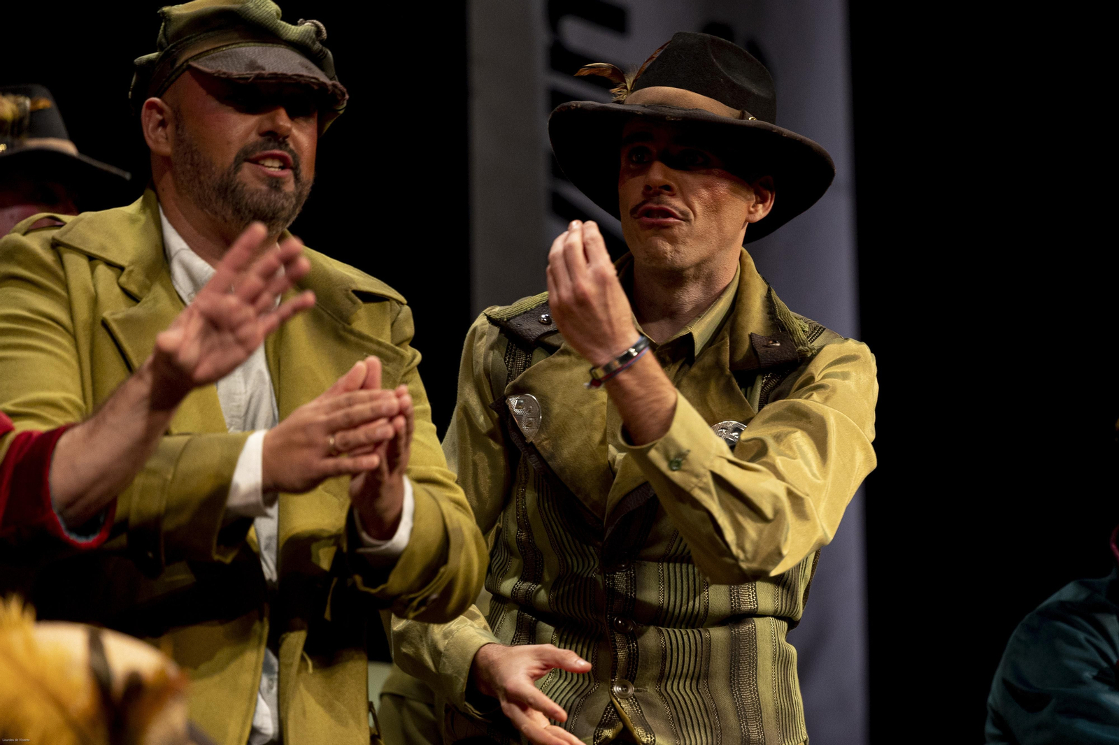 Coro 'Asesinato en el Cádiz Exprés'