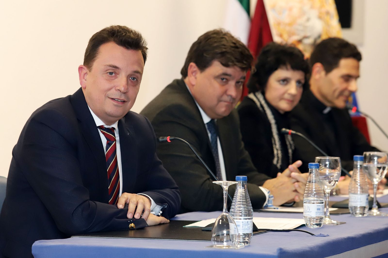 Imágenes de la presentación de la Guía de Semana Santa de Huelva Información