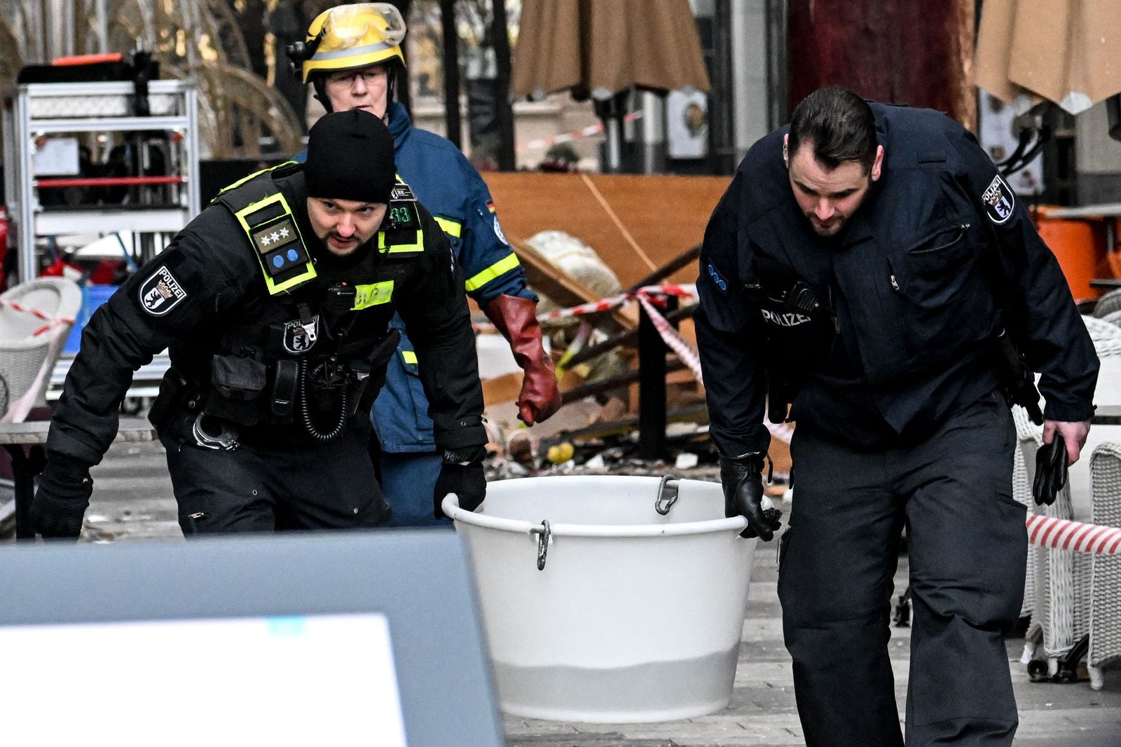 Las fotos del reventón del Aquadom en Berlín