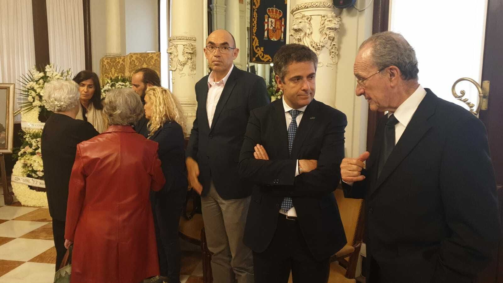 Fotos de la capilla ardiente de Manuel Alcántara