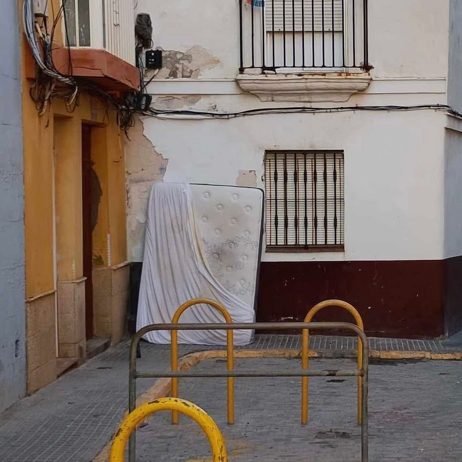Algún generoso ha donado un colchón