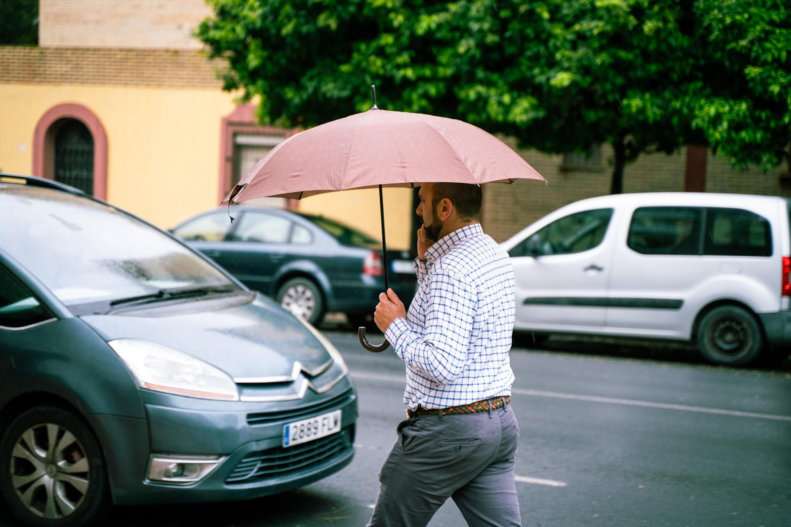 Imágenes del viernes 4 de abril en Huelva