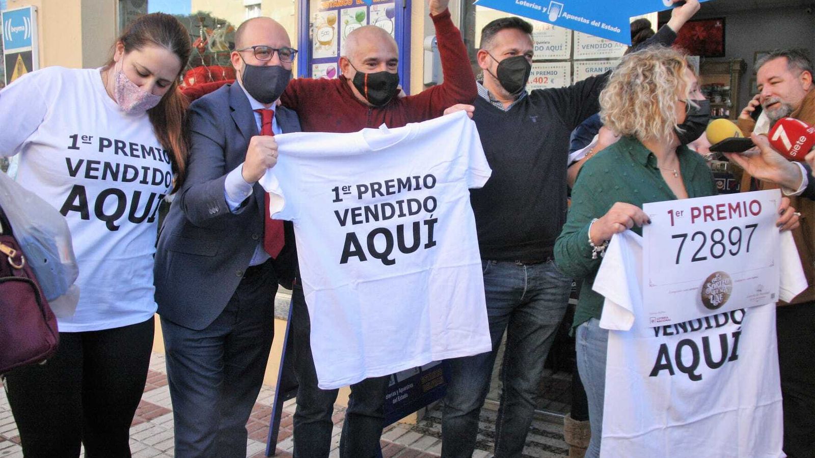 El alcalde portuense se apuntó también a la celebración.