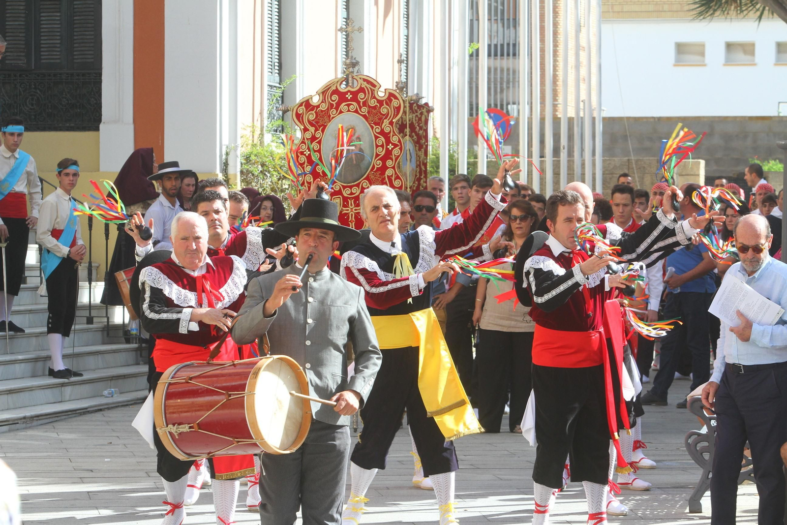 Imágenes del desfile Iberoamericano de bailes.