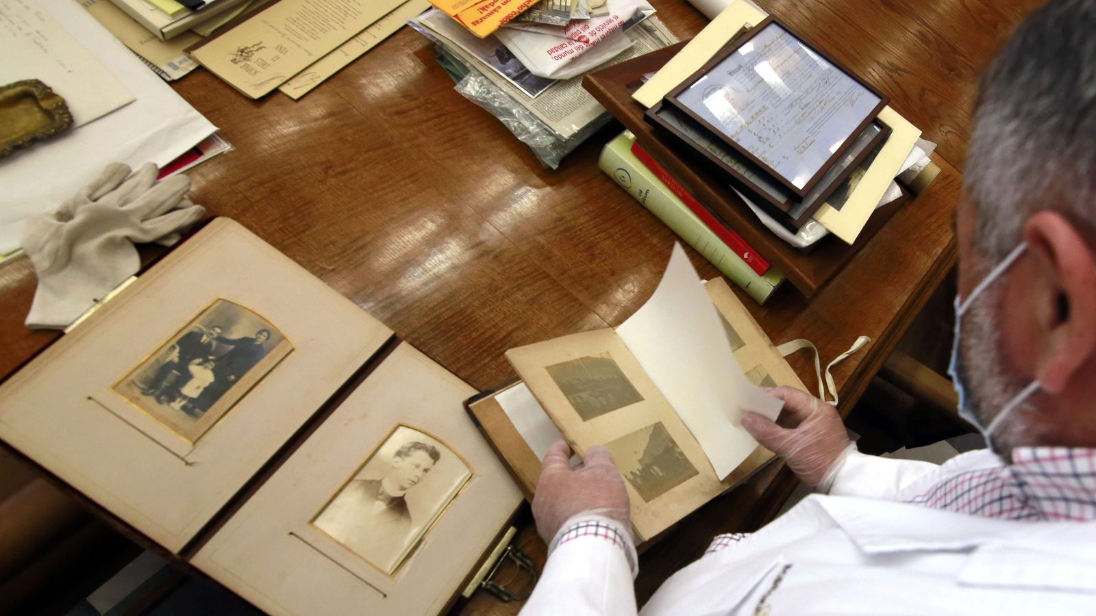 Imágenes del archivo fotográfico conservado en Bodegas Tradición