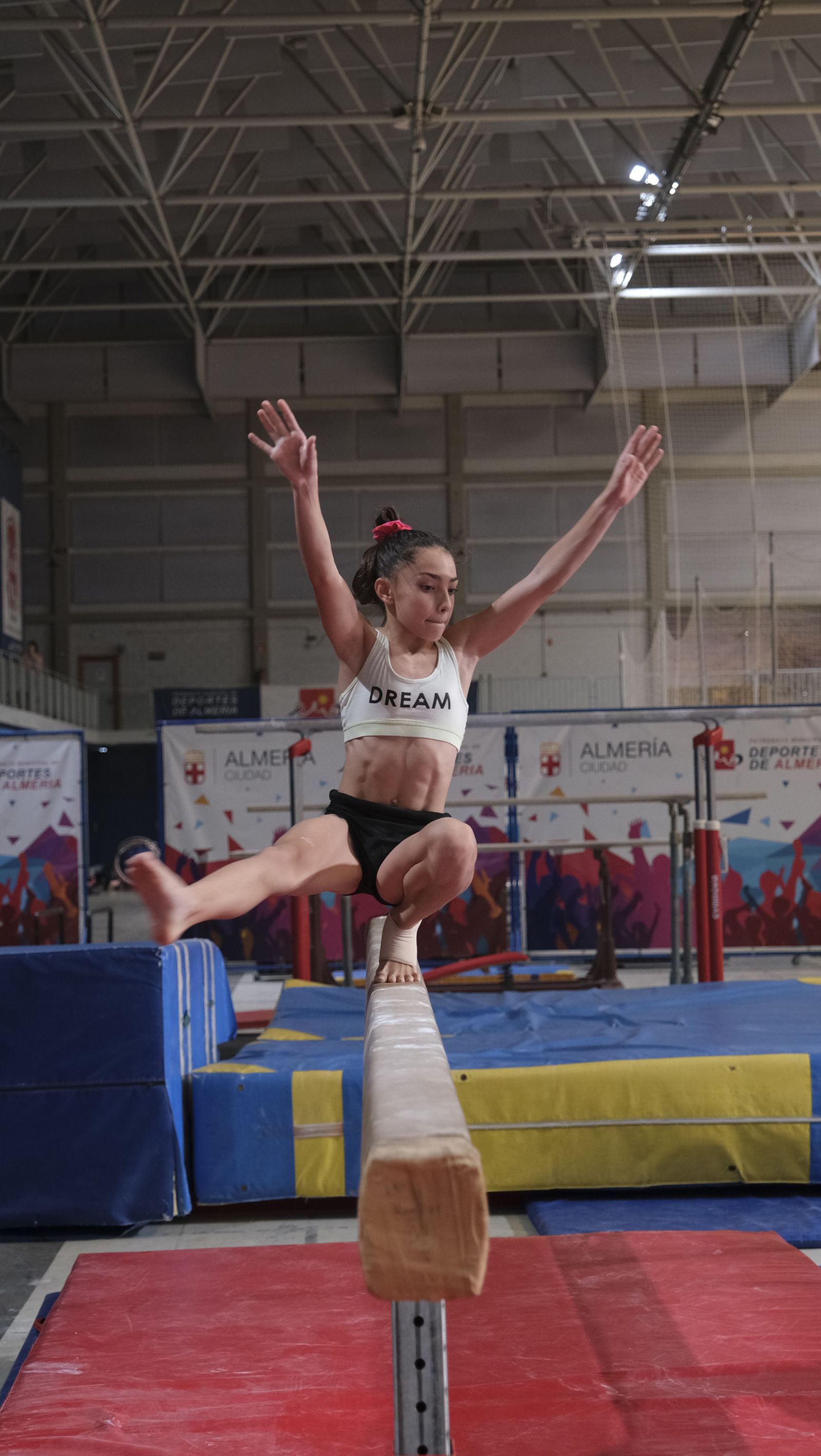 Imágenes de los entrenamientos de los gimnastas almerienses