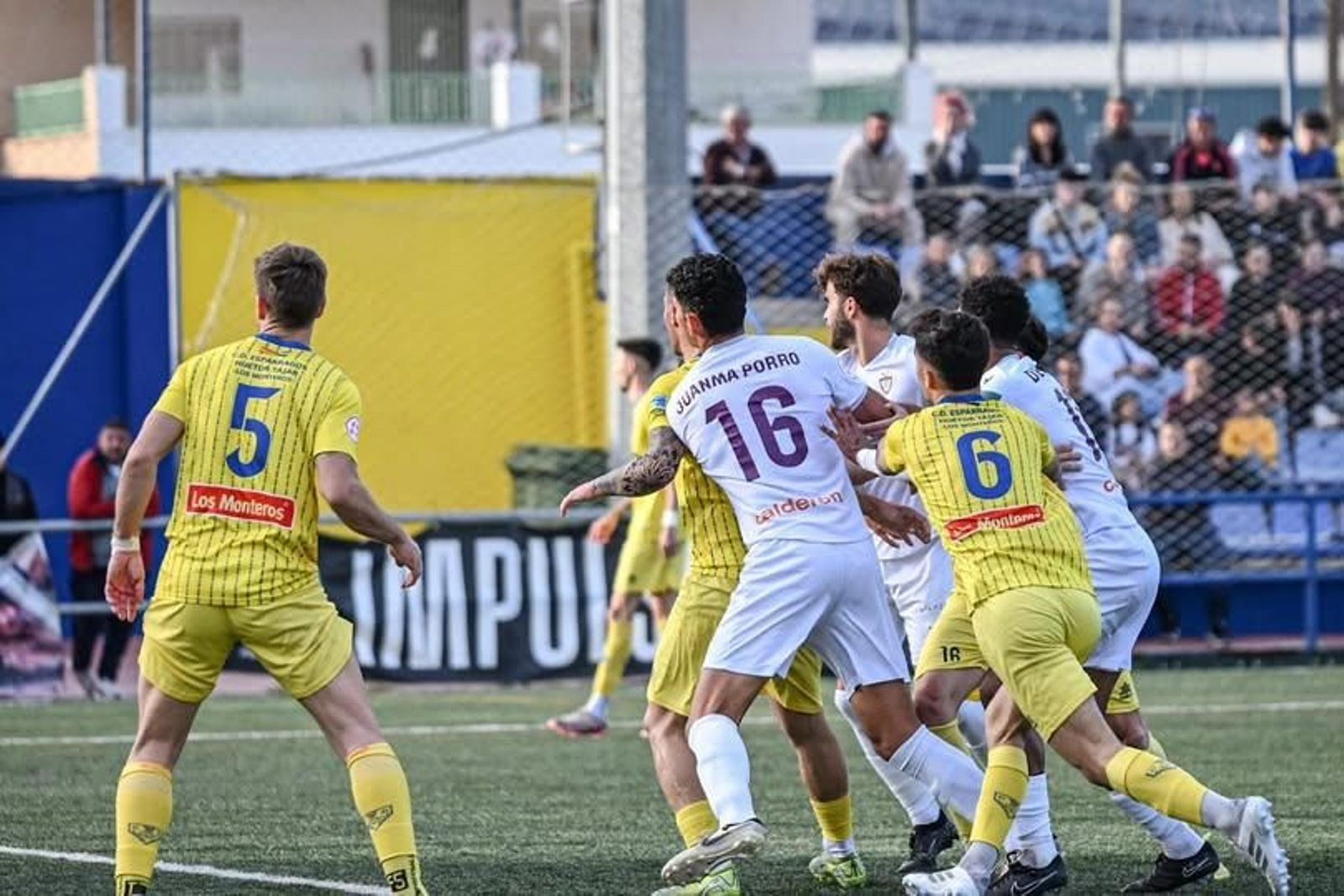 El conjunto jiennense presenta buenos números como visitante en el feudo del Huétor Tájar.