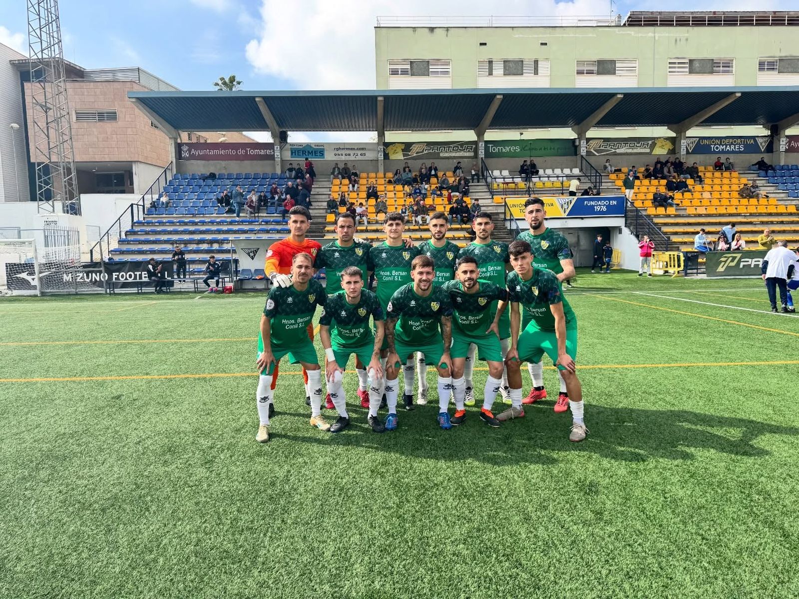 Formación del Conil en el campo del Tomares.