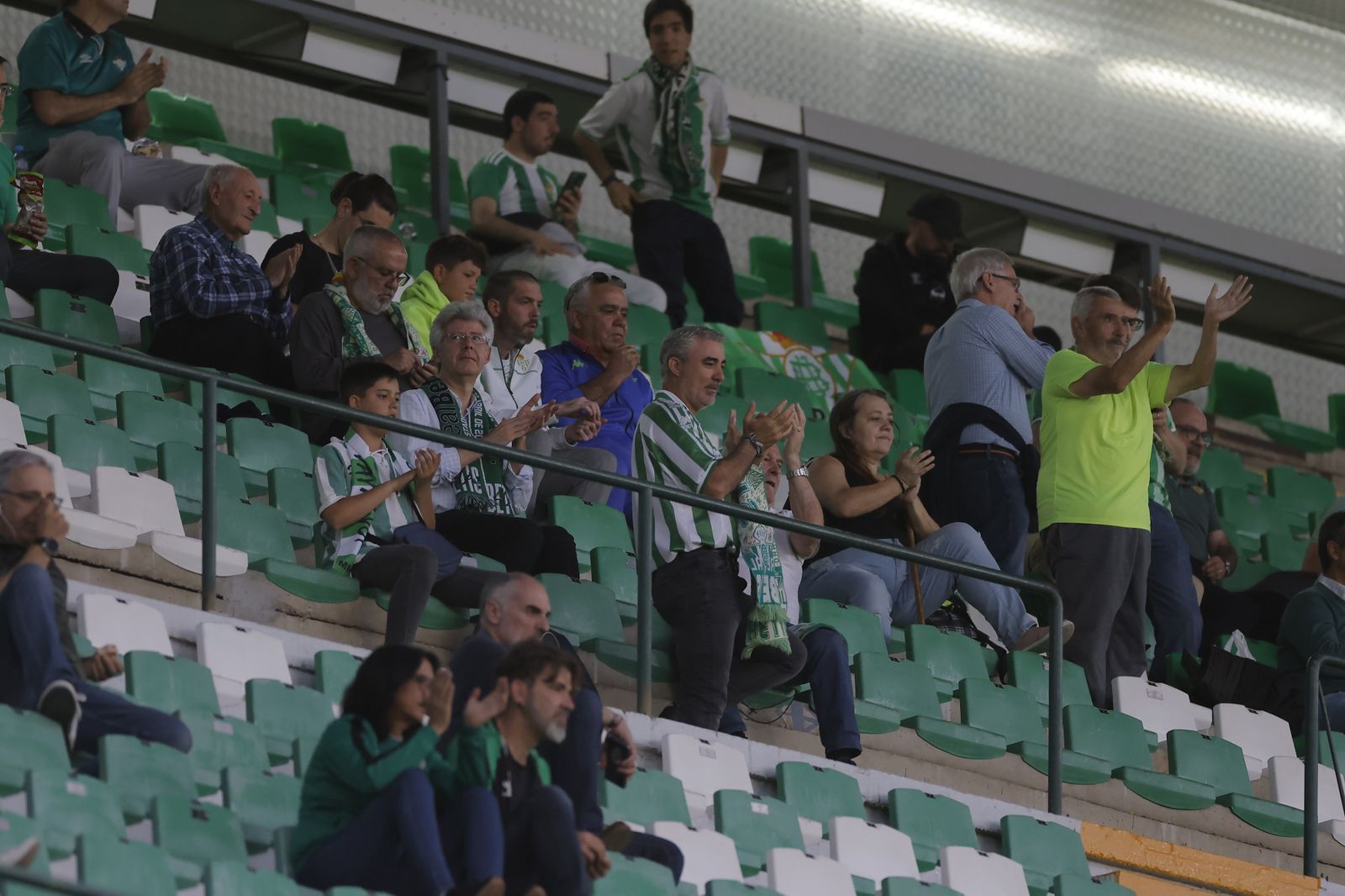 Búscate en las fotos de Betis-Getafe