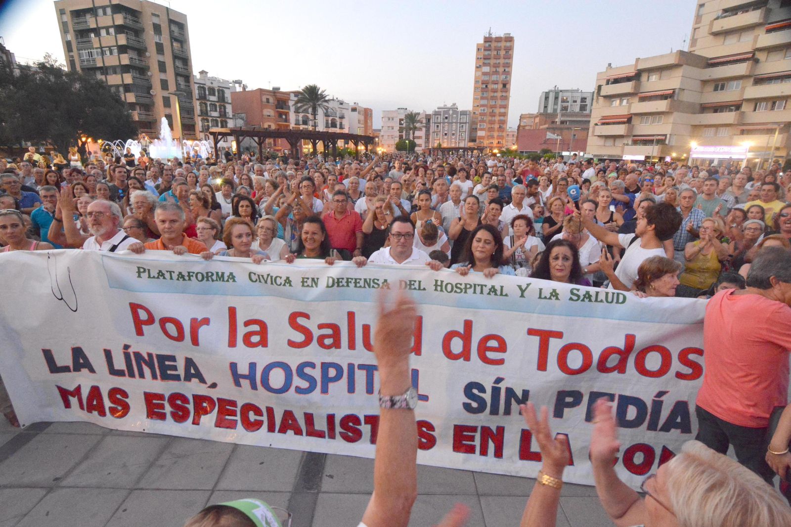 La Línea pide en la calle su nuevo hospital