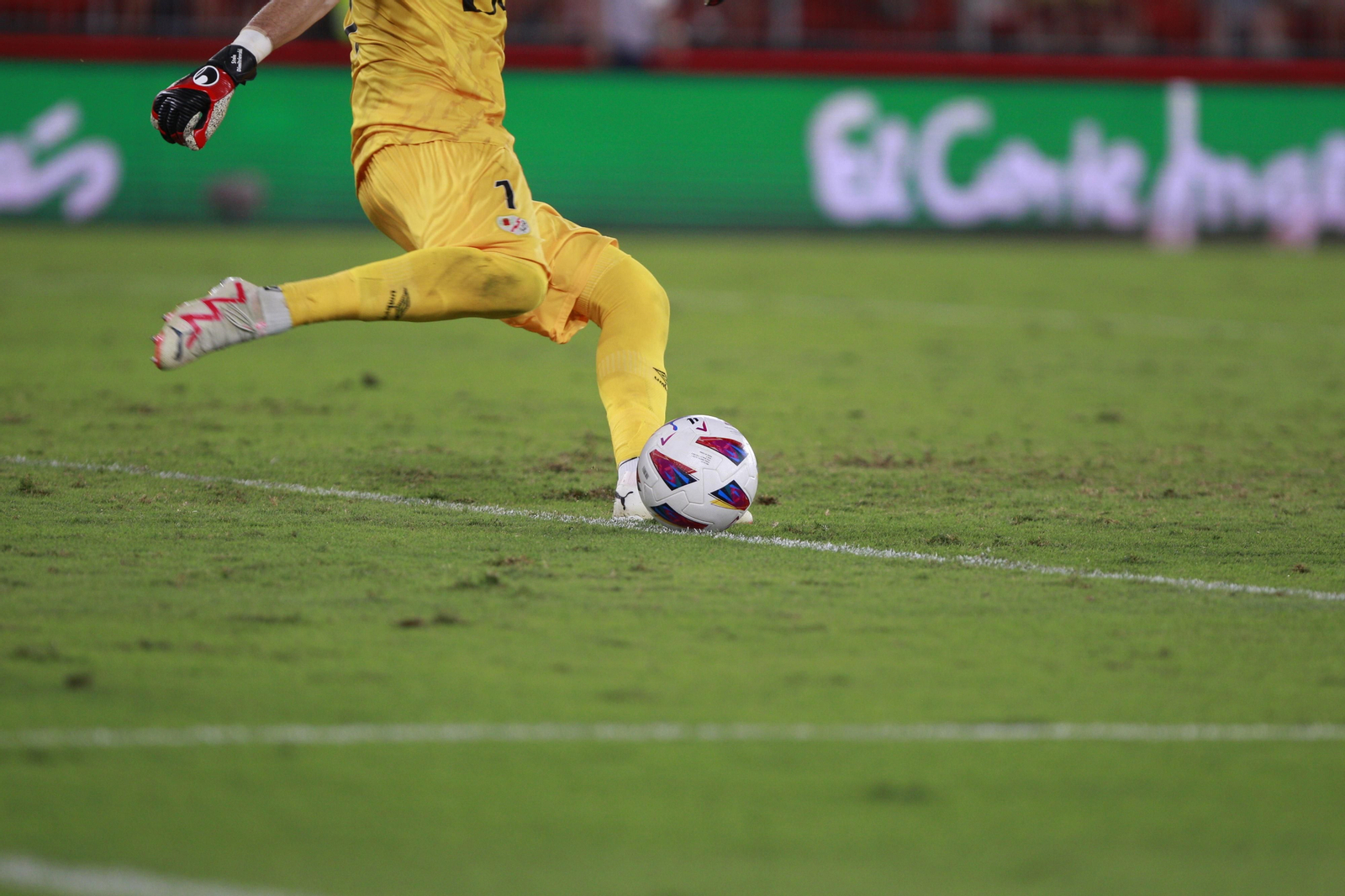 Imágenes del partido U.D. Almería-Rayo Vallecano