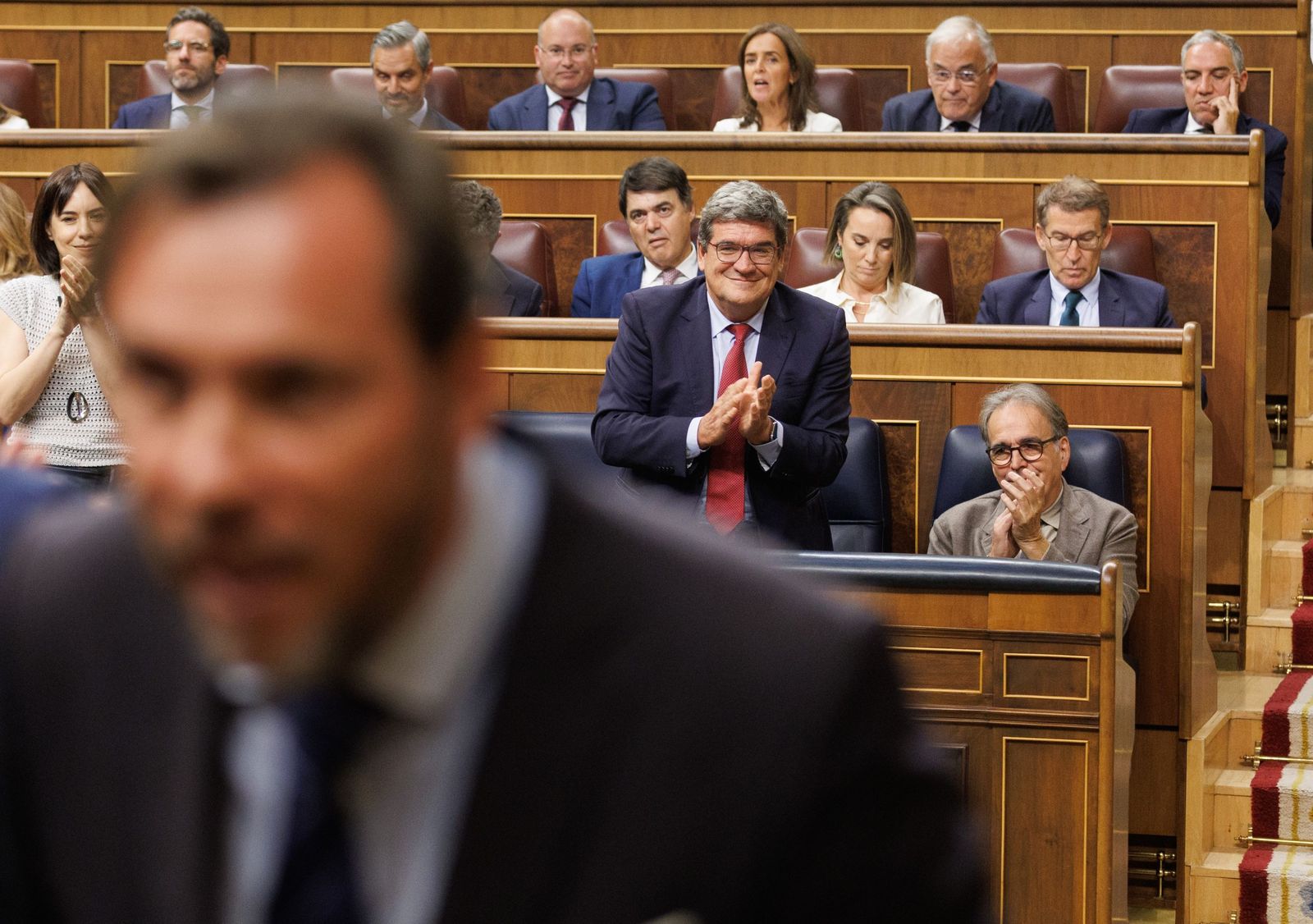 El diputado electo y secretario general del PSOE de Valladolid, Óscar Puente, durante la segunda votación de la investidura del líder del PP, Alberto Núñez Feijóo.