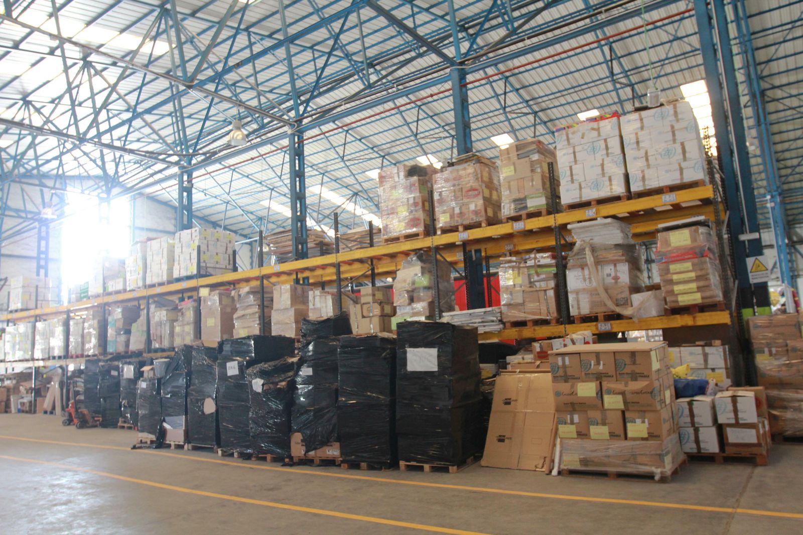 Interior de la nave de Madre Coraje en Guadalcacín