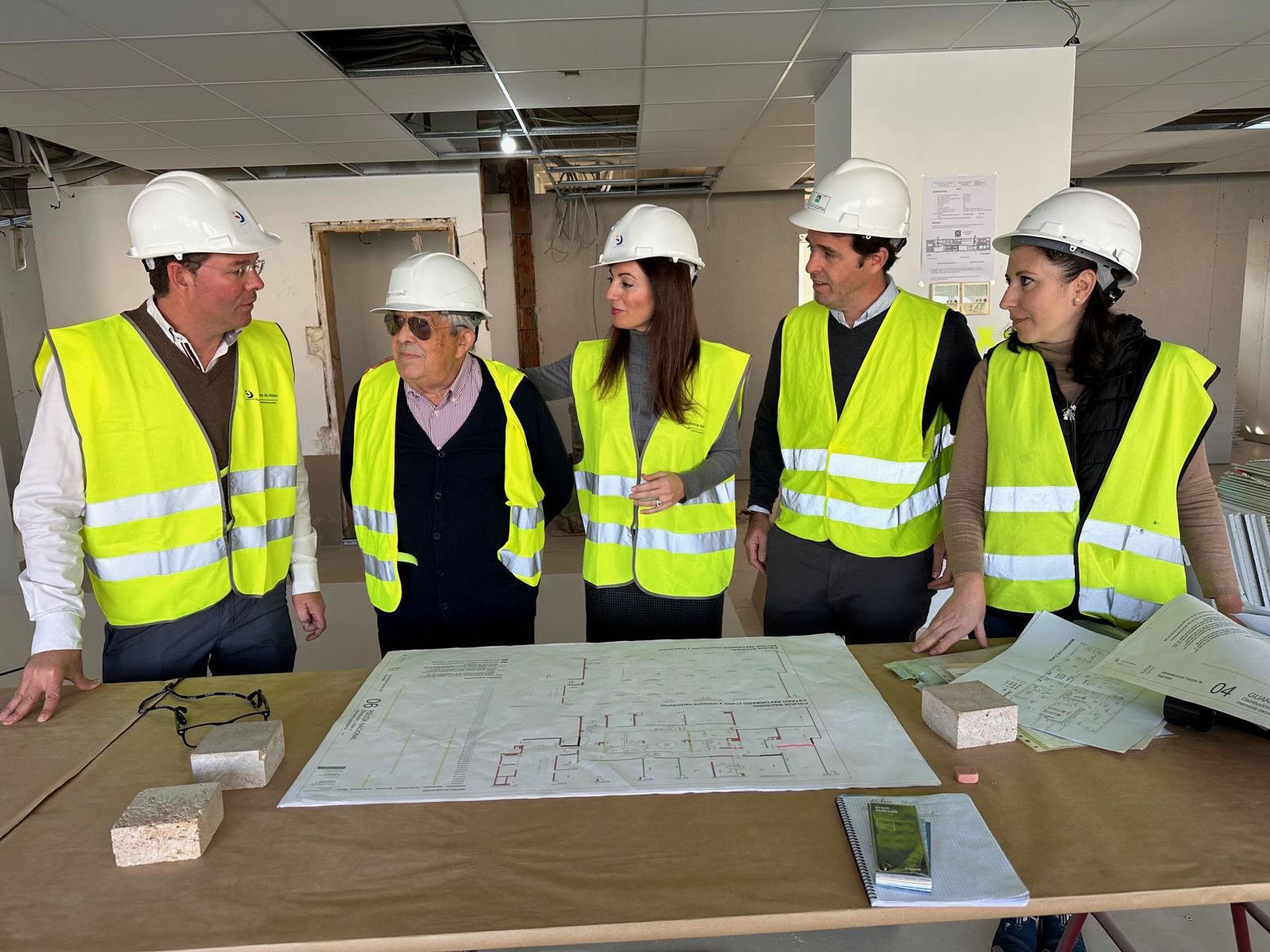 Rosario Soto, presidenta de la Autoridad Portuaria, visita las obras.