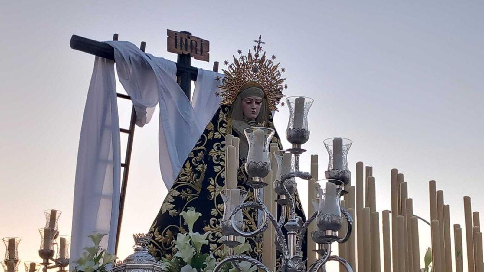 La Virgen de la Soledad, durante su desfile procesional en la Semana Santa de 2023.