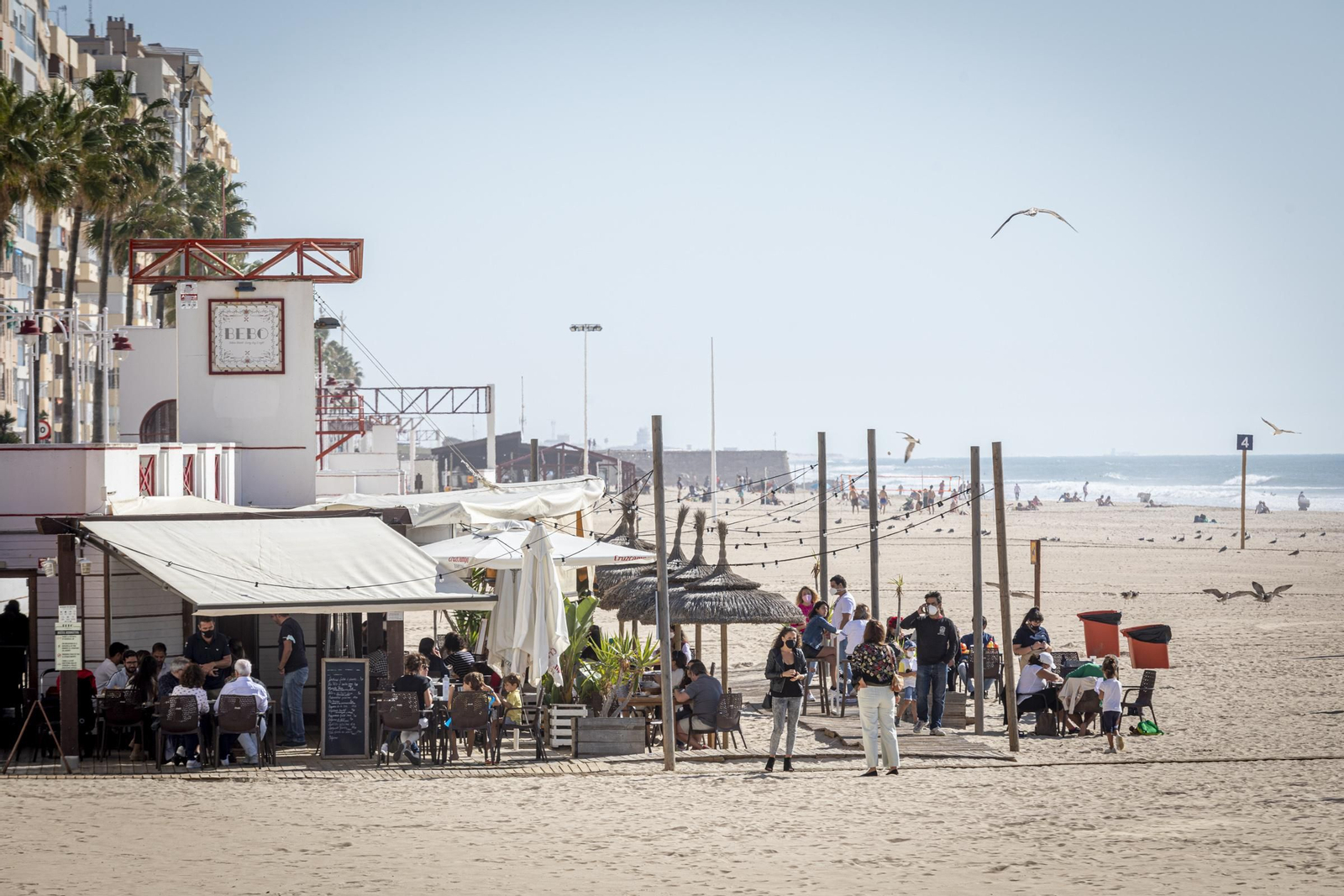 Imágenes: Así vive  Cádiz su primer puente en nivel 3