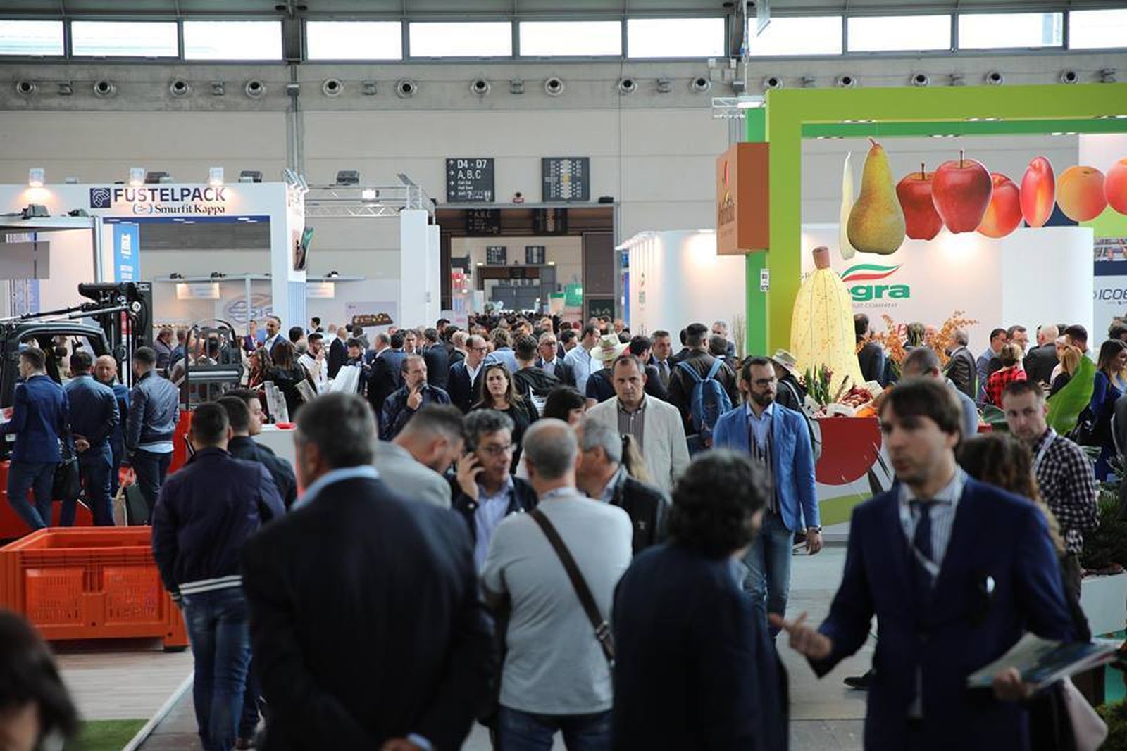 Macfrut cuenta con una superficie de exposición de 40.000 metros cuadrados distribuidos en ocho pabellones.