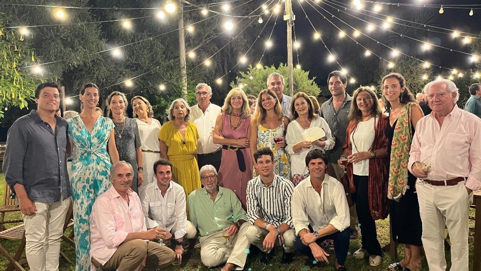 Miembros de la familia pertenecientes a la rama Fernández de Mesa García durante la reunión familiar.