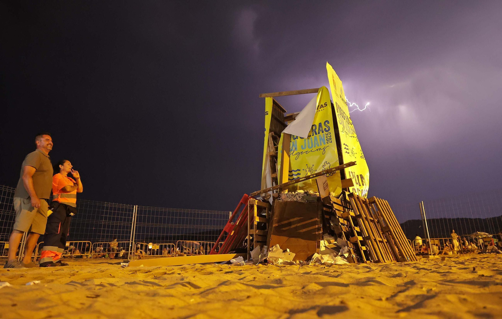 Fotos de la noche de San Juan en la playa de Getares de Algeciras