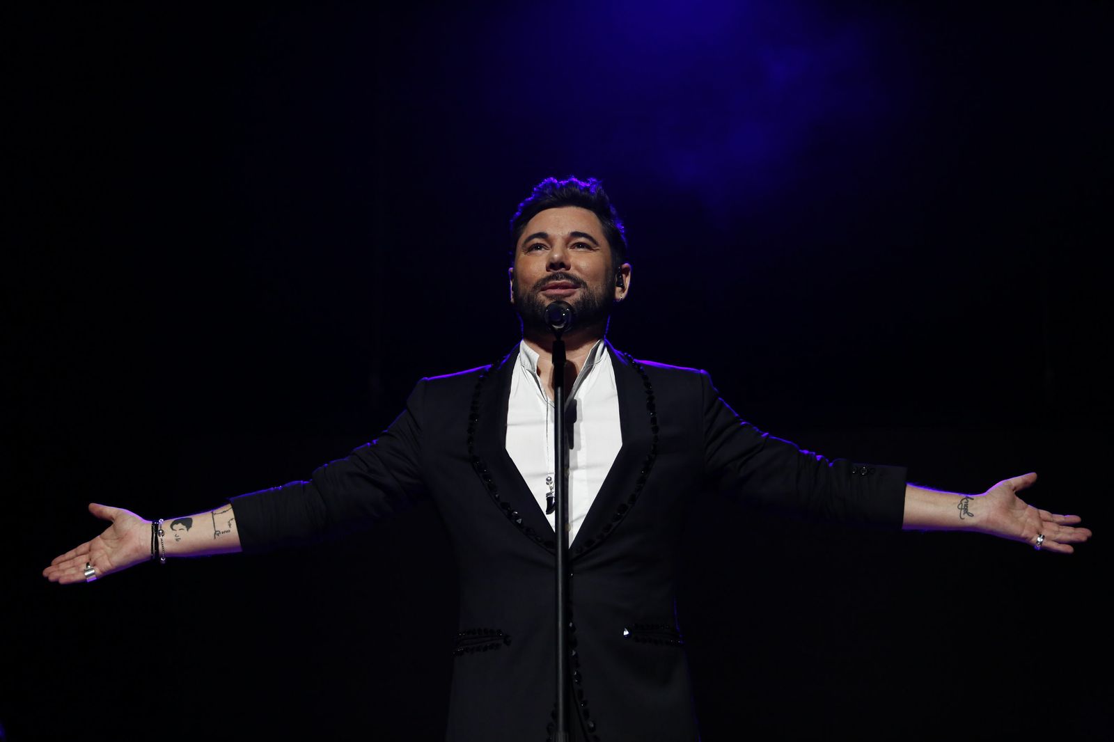 El artista catalán Miguel Poveda.