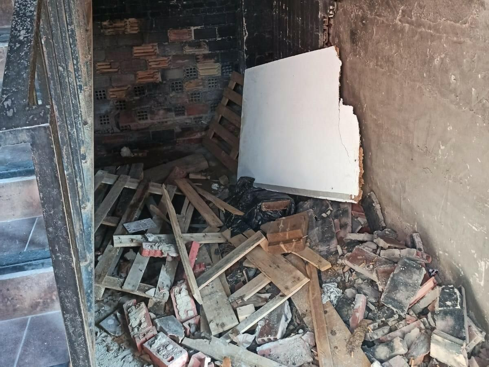 Estado que presenta el parque de bomberos de la avenida de los Custodios, en fotos