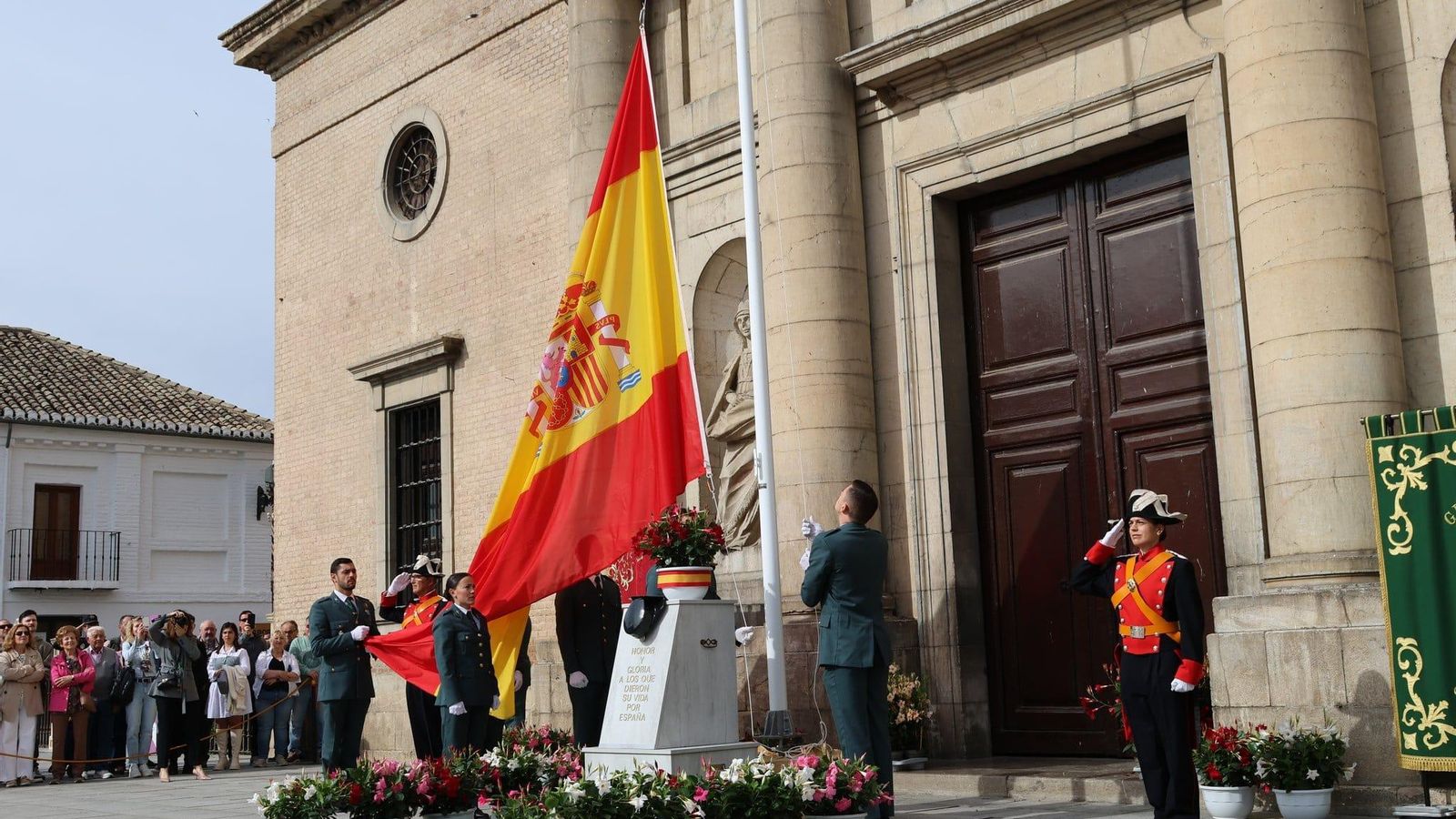 Santa Fe se vuelca con el 181 aniversario de la Guardia Civil