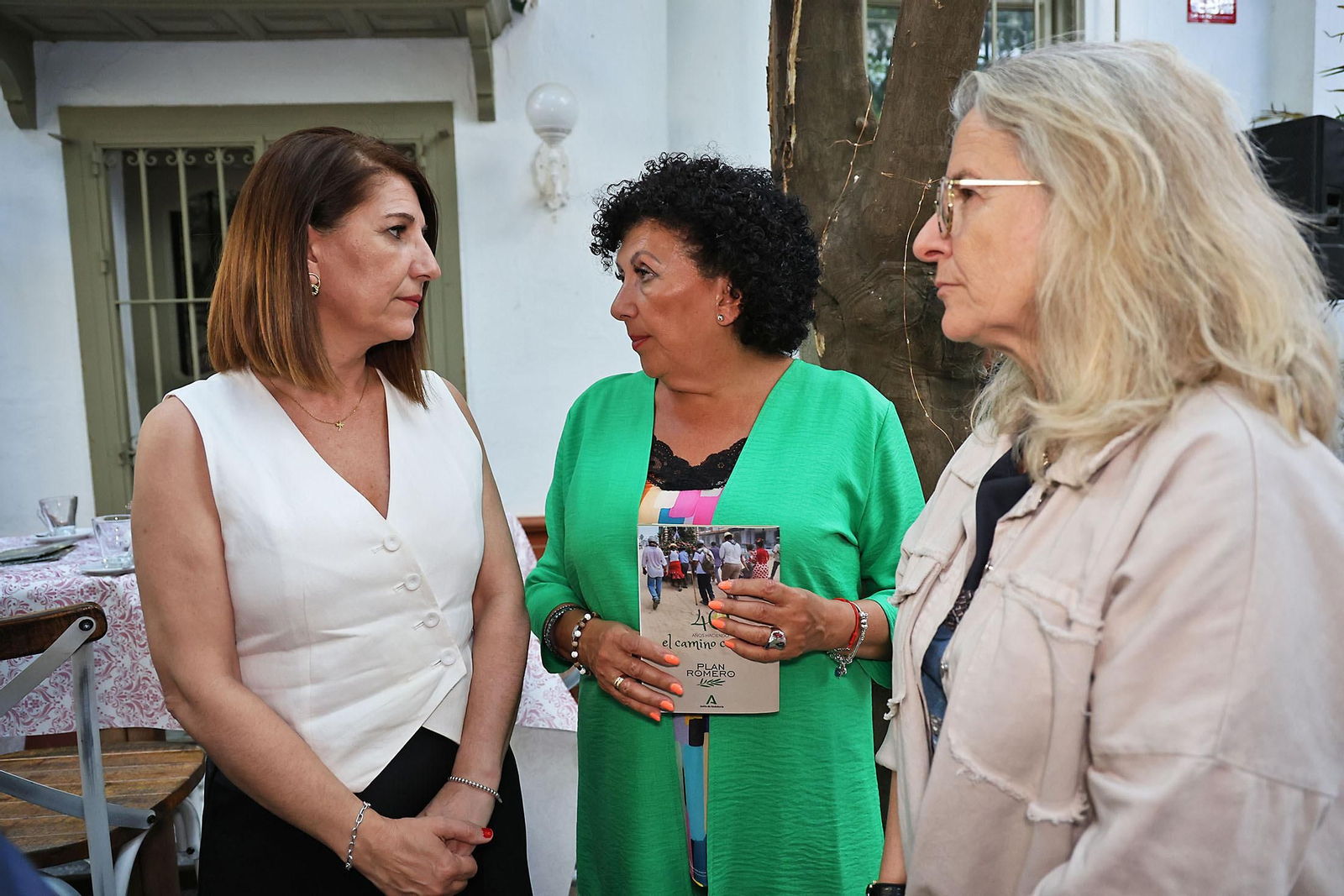 Imágenes de la presentación de la Guía del Rocío 2024 de Huelva Información