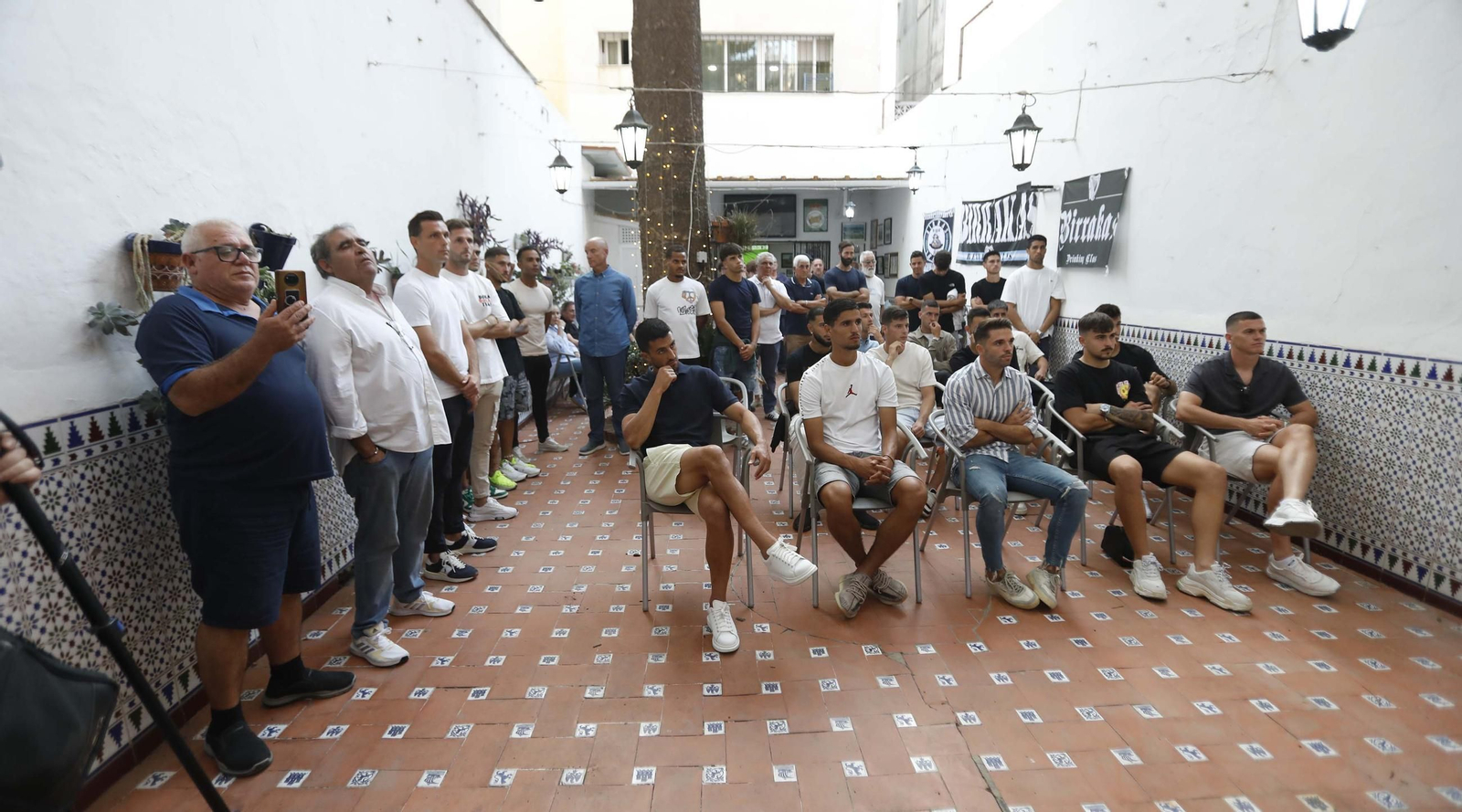 Las fotos de la entrega del trofeo a Marc Carbia como máximo goleador en la Peña Balona