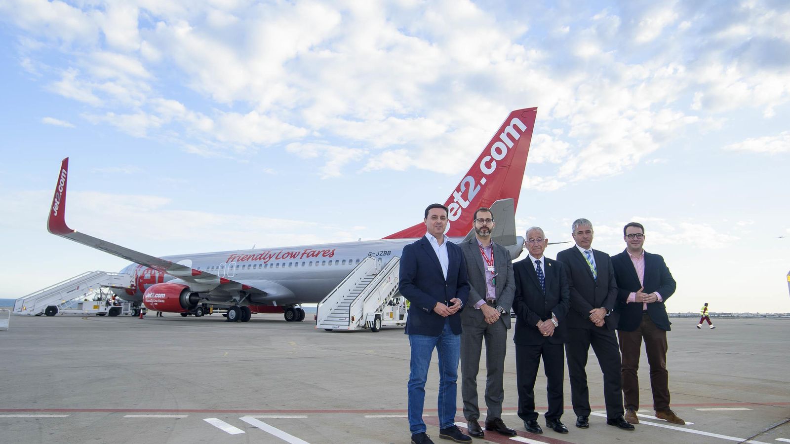 Recibiendo uno de los vuelos de la operativa turística internacional