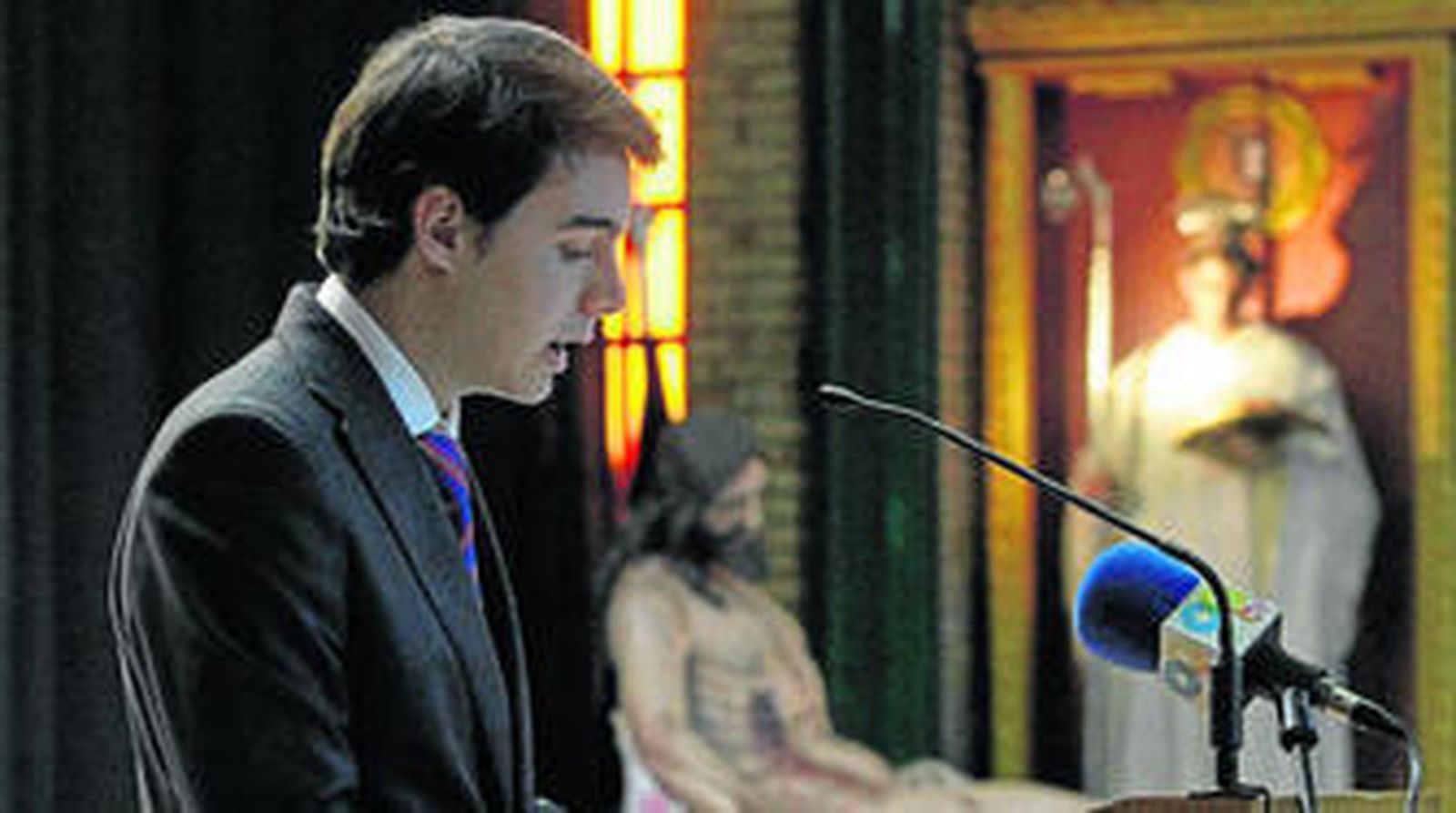 Jerónimo Serrano, durante su pregón ayer en la parroquia de San Antonio de Padua.