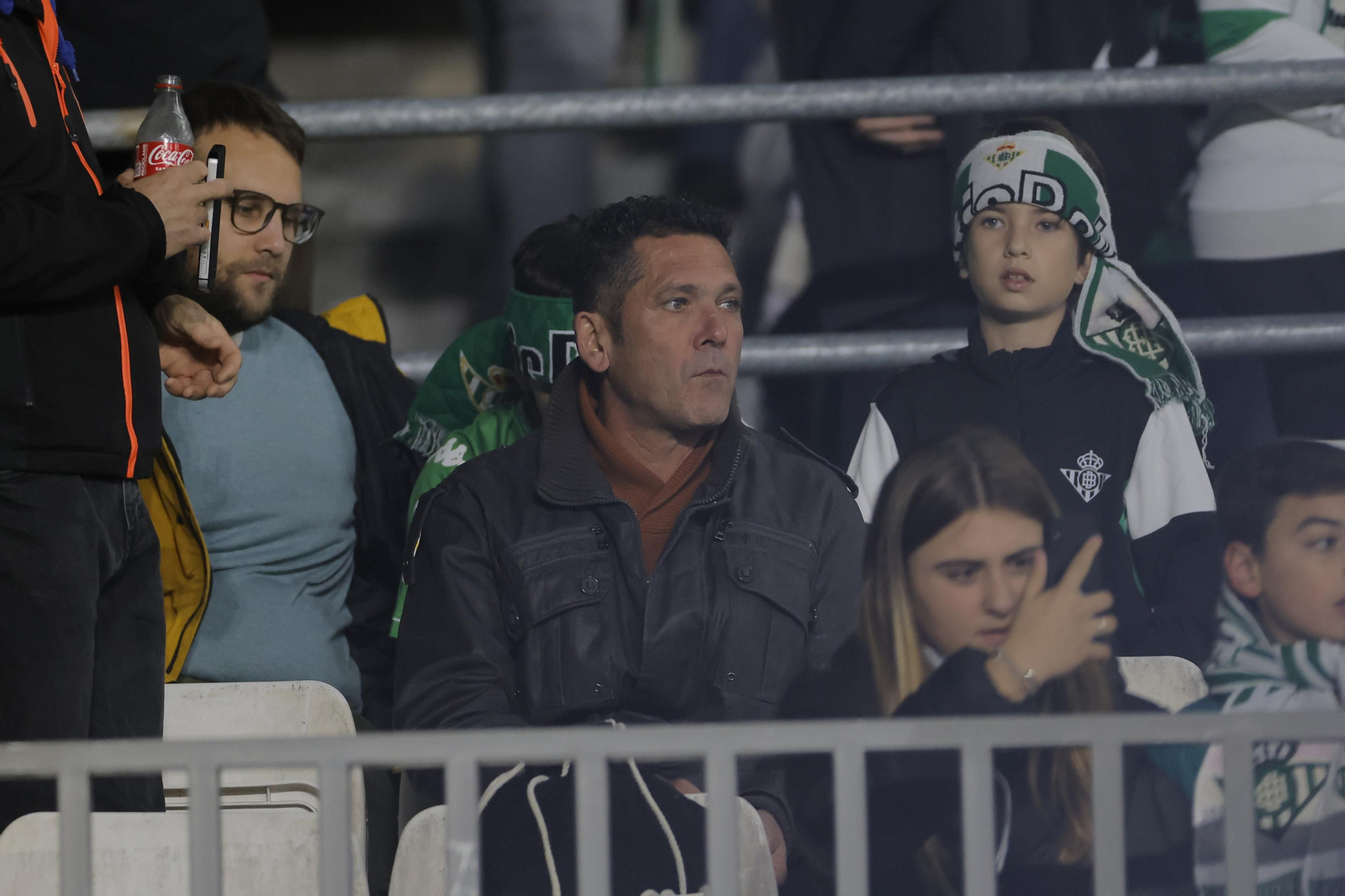 Búscate en las fotos del Betis-Las Palmas