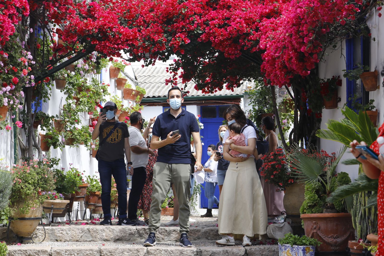 Fotografías: Sábado de colas y bulla en los Patios de Córdoba