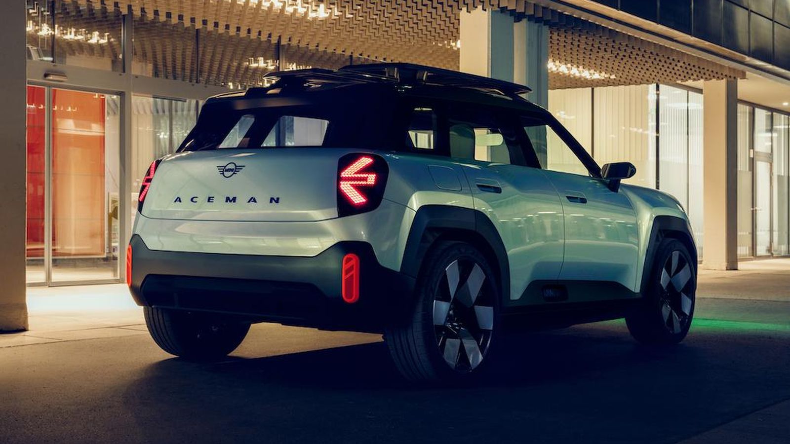 El Aceman sería algo más largo que un Mini de cinco puertas y con la altura de un Countryman.