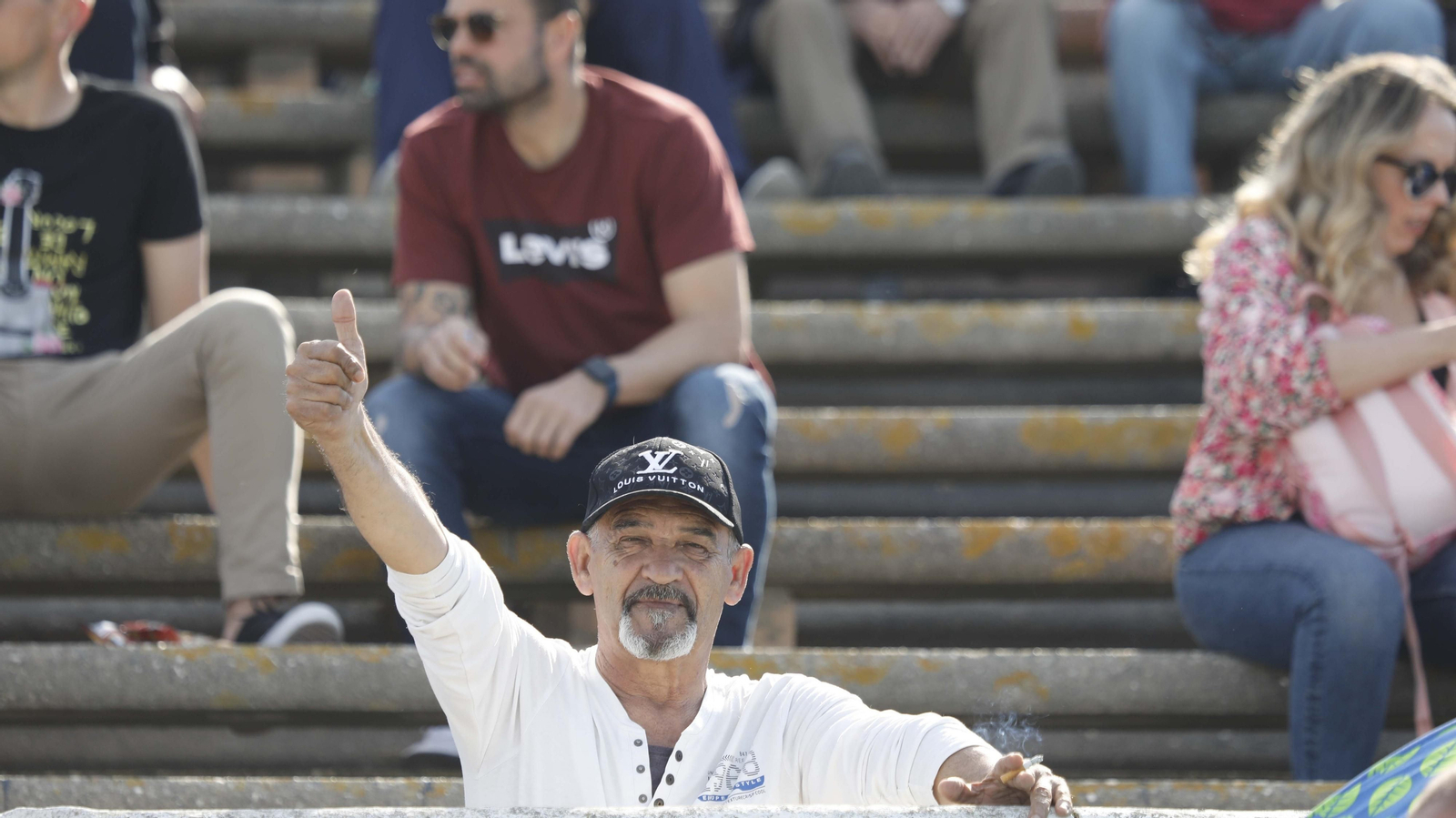 Fotos de la afición durante el encuentro de la Balona - Real Madrid Castilla