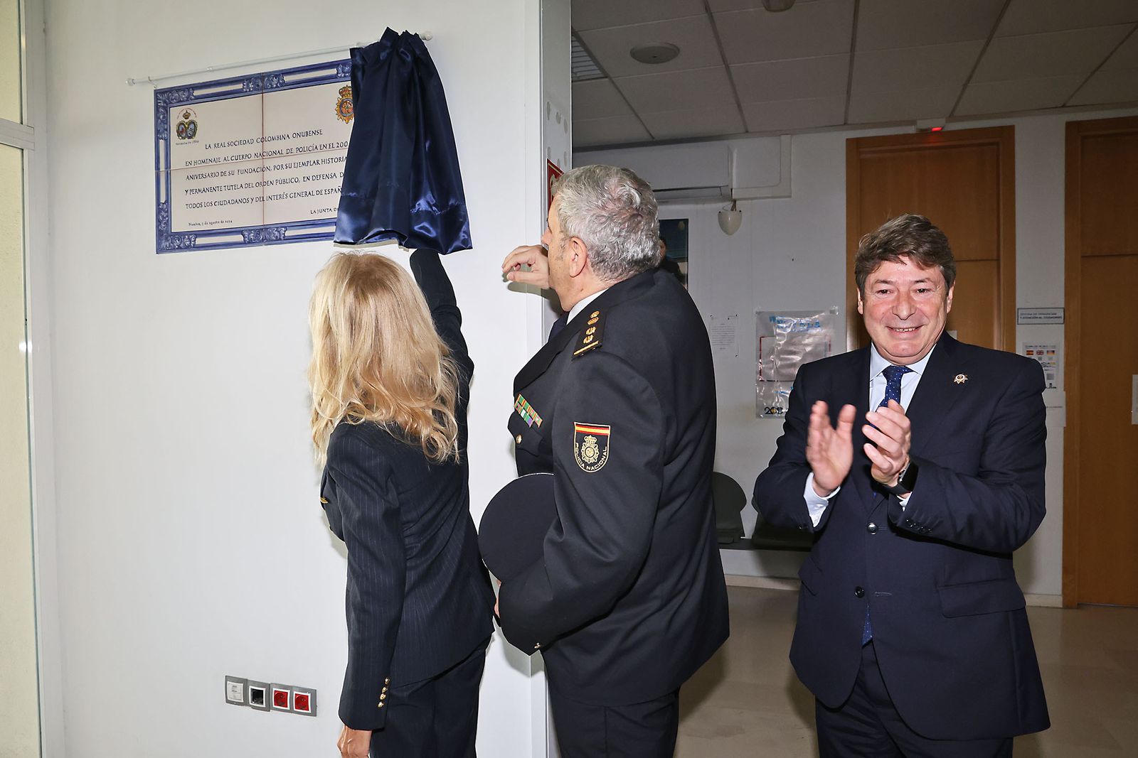 Imágenes del descubrimiento de un mosaico en la comisaria de la Policia Nacional